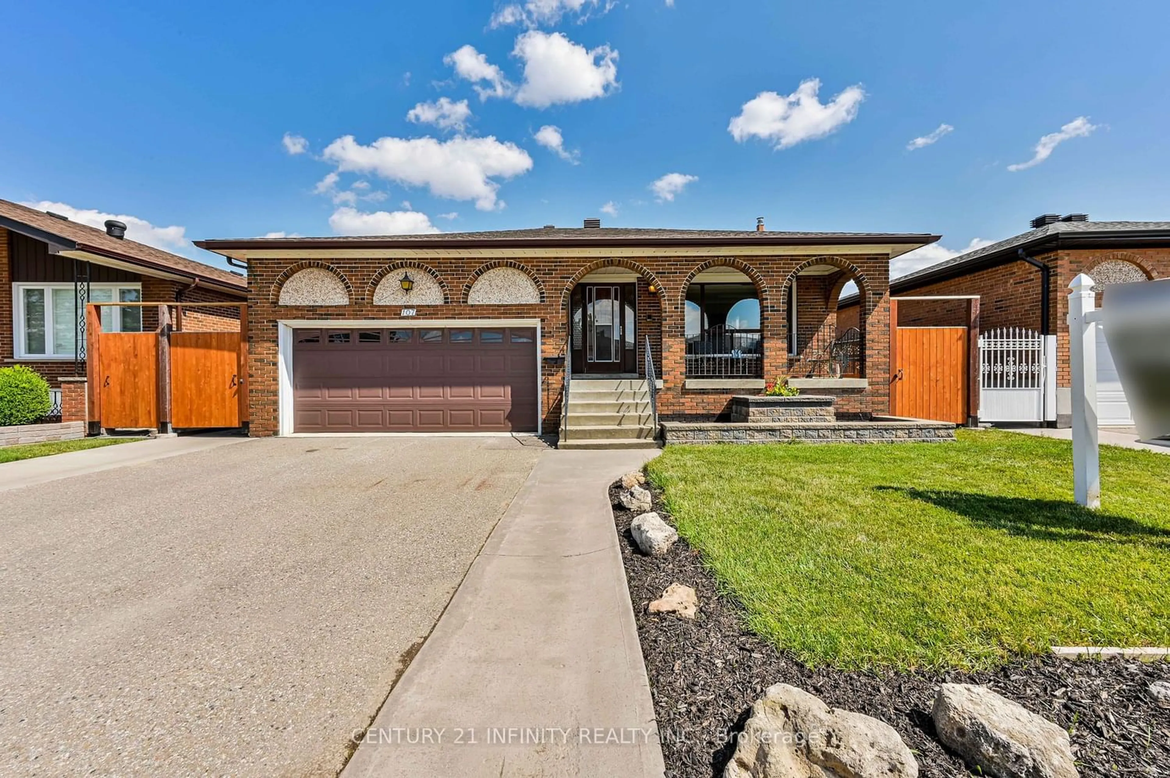 Home with brick exterior material for 107 Linkdale Rd, Brampton Ontario L6V 2V4