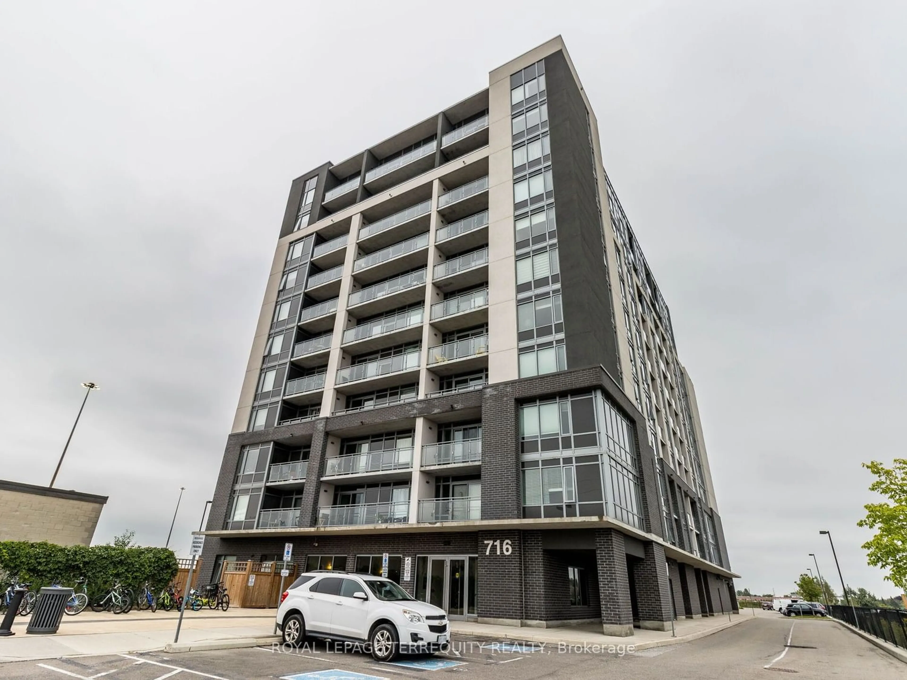 A pic from exterior of the house or condo for 716 Main St #1008, Milton Ontario L9T 9L9