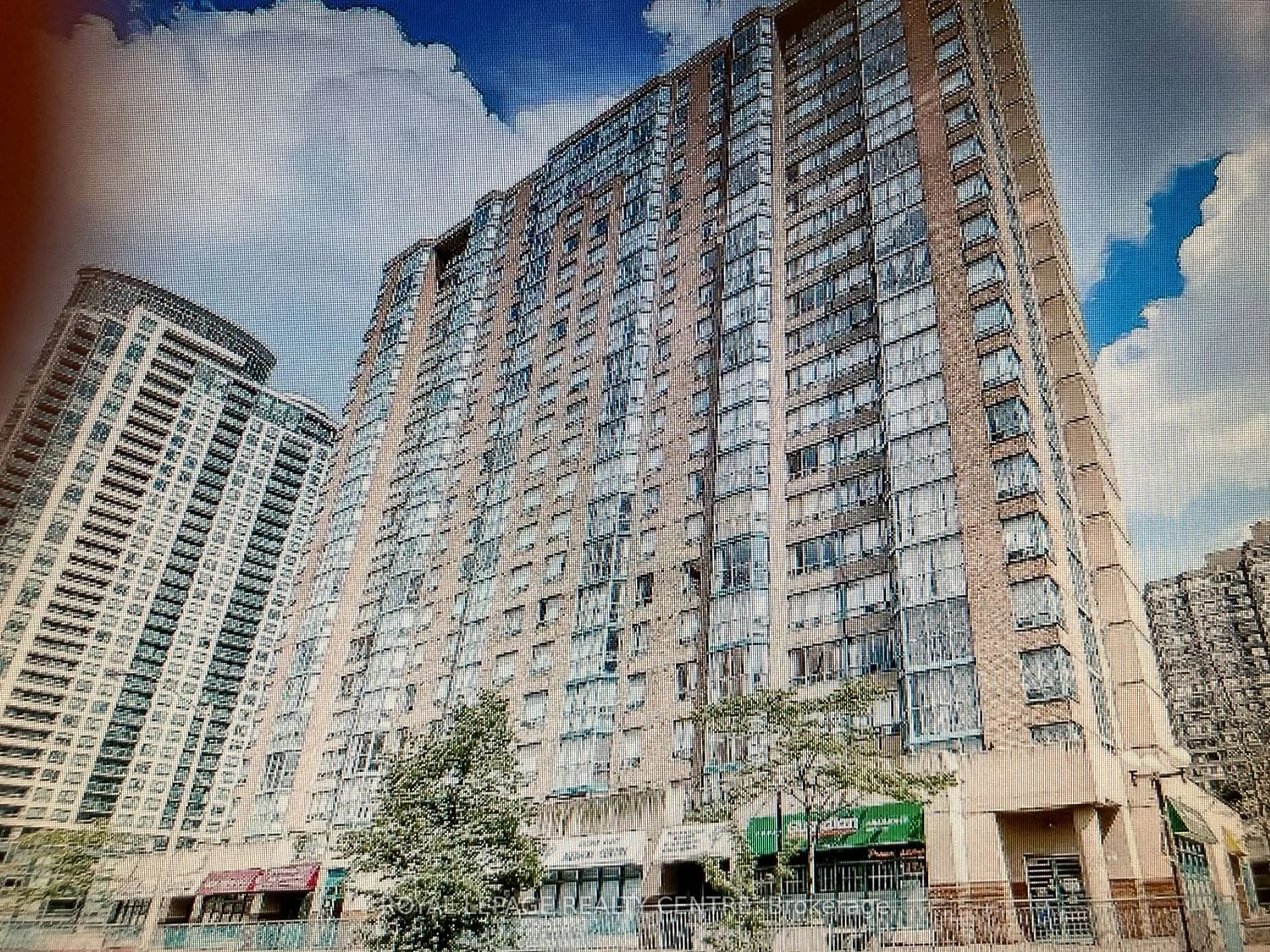 A pic from exterior of the house or condo for 265 Enfield Pl #Ph12, Mississauga Ontario L5B 3Y7