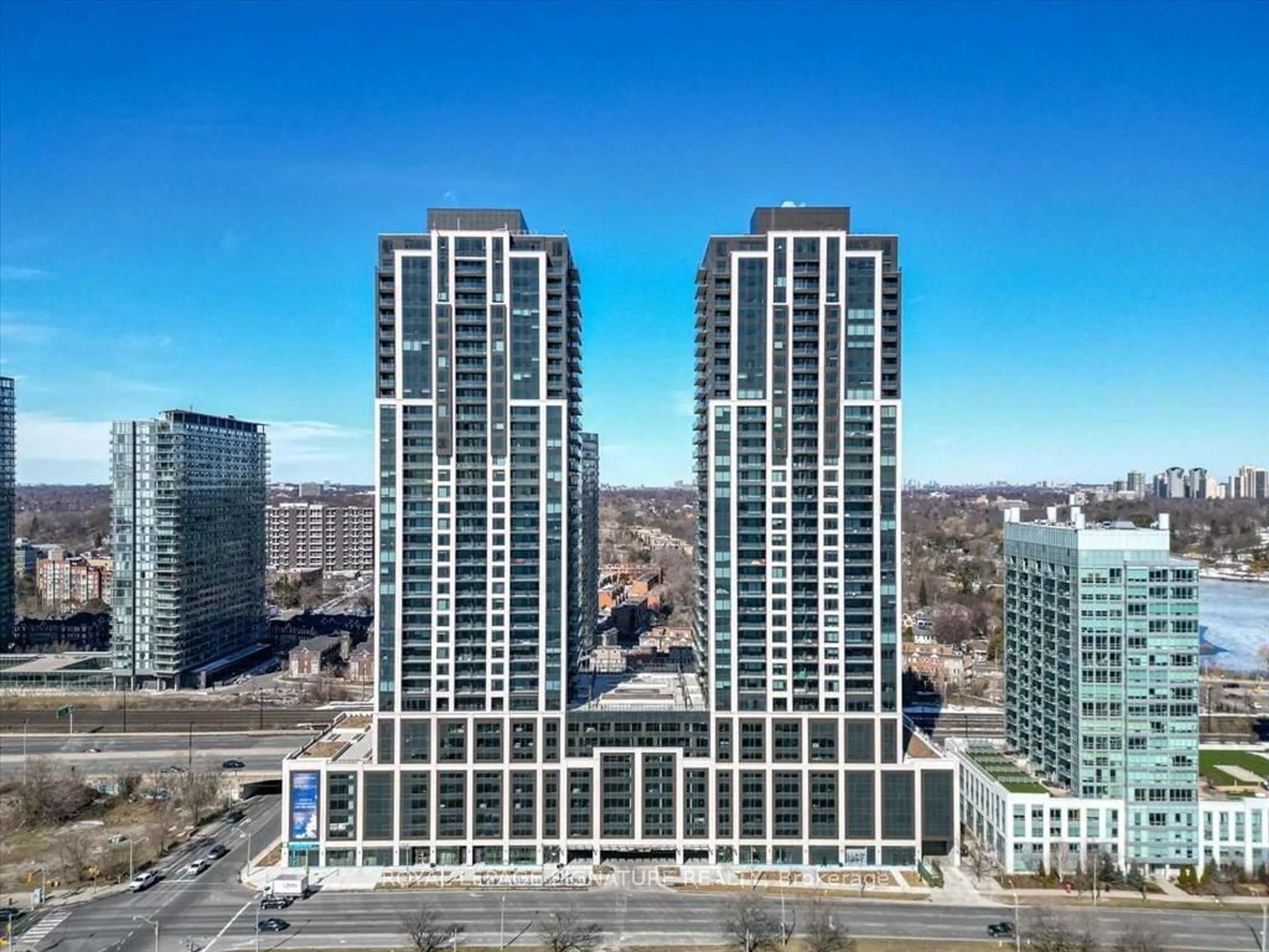 A pic from exterior of the house or condo for 1926 Lake Shore Blvd #4015, Toronto Ontario M6S 1A1