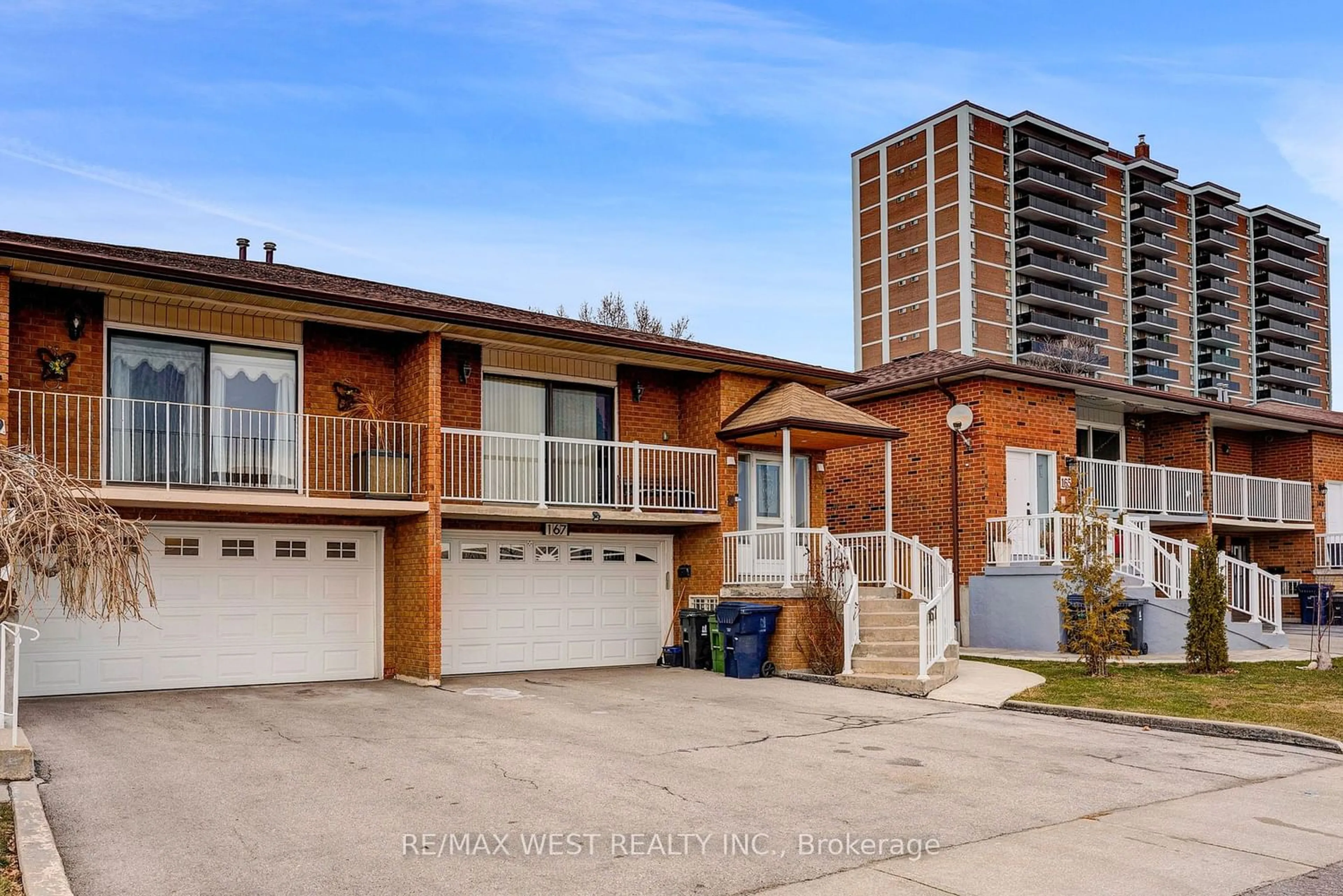A pic from exterior of the house or condo for 167 Arleta Ave, Toronto Ontario M3L 2M3