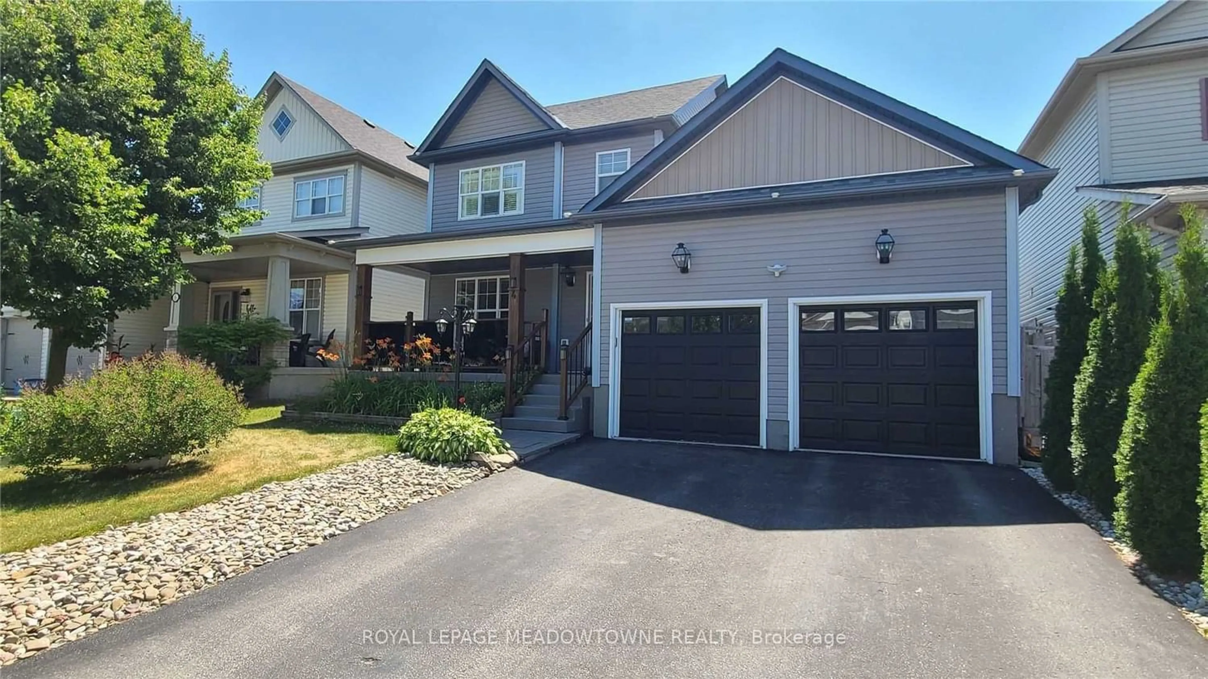 Frontside or backside of a home for 4 Bonnette St, Halton Hills Ontario L7J 2Z9