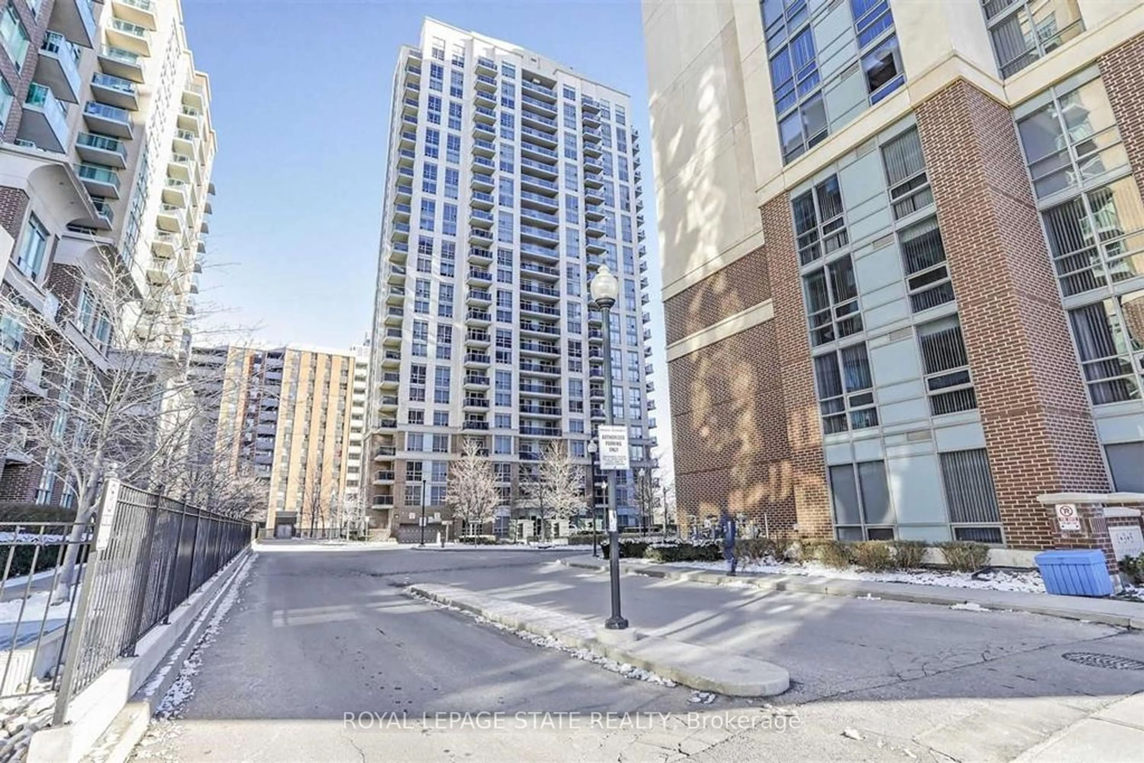 A pic from exterior of the house or condo for 5 Michael Power Pl #405, Toronto Ontario M9A 0A3