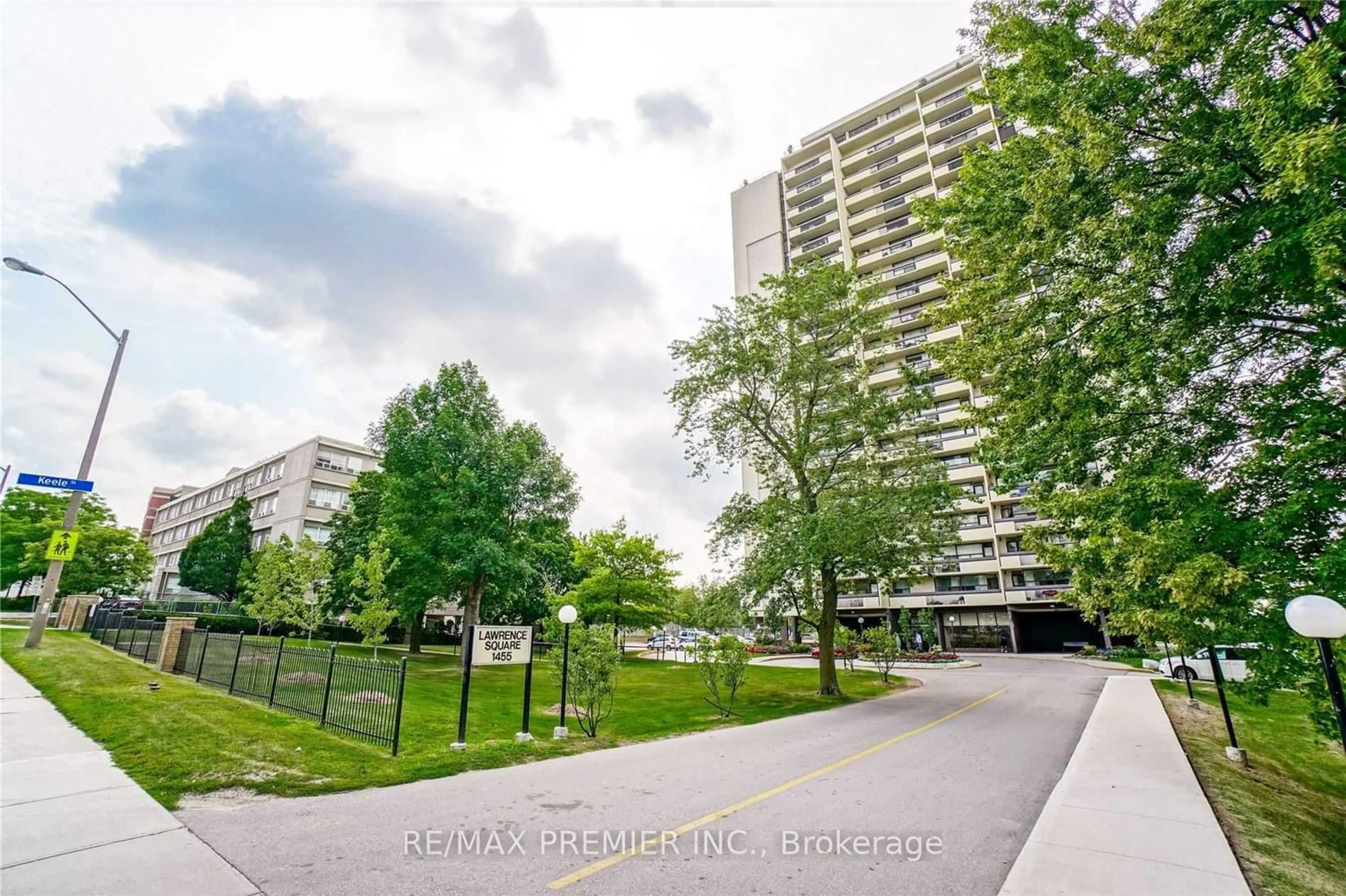 A pic from exterior of the house or condo for 1455 Lawrence Ave #1801, Toronto Ontario M6L 1B1