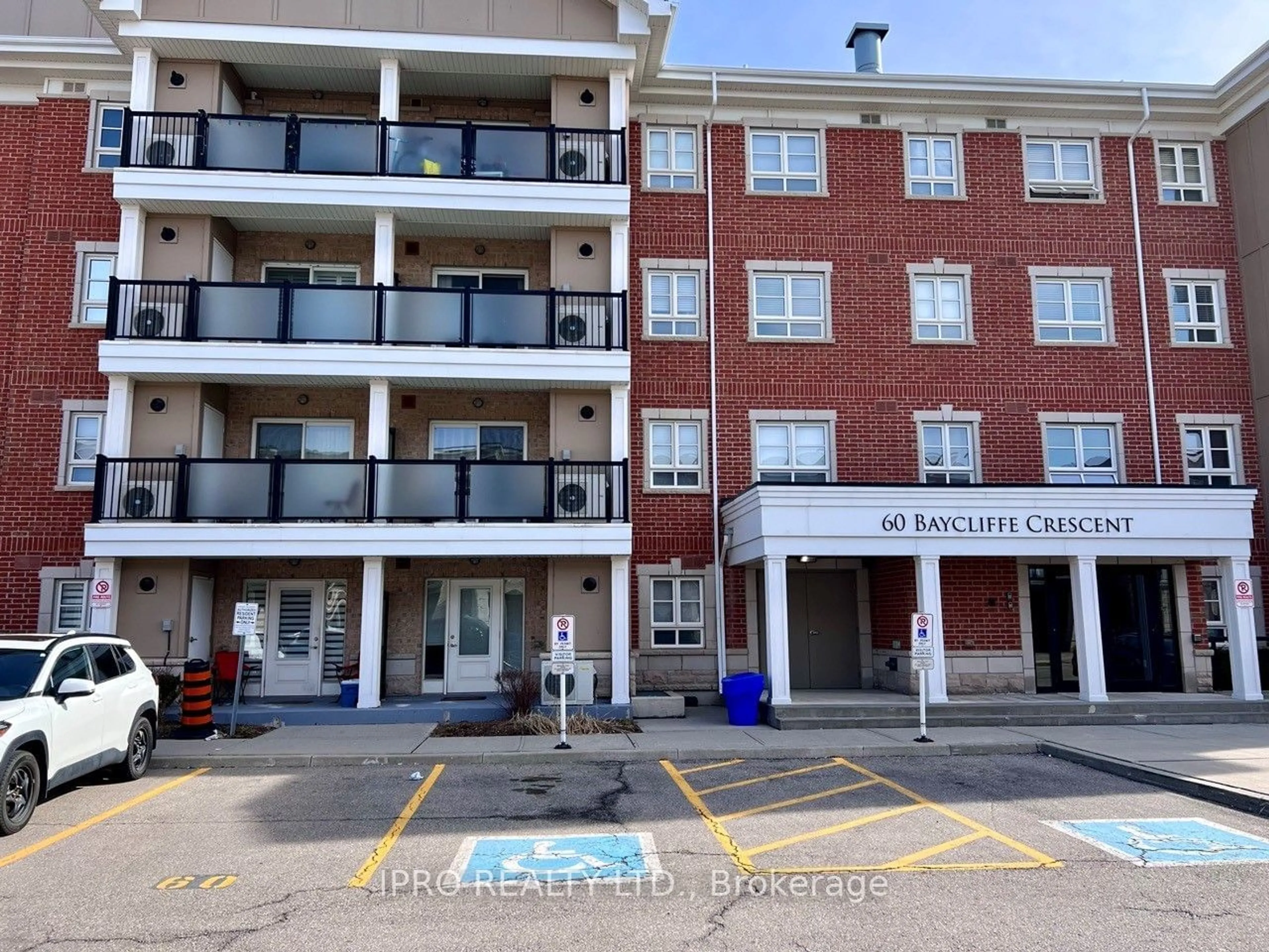 A pic from exterior of the house or condo for 60 Baycliffe Cres #101, Brampton Ontario L1P 1W7