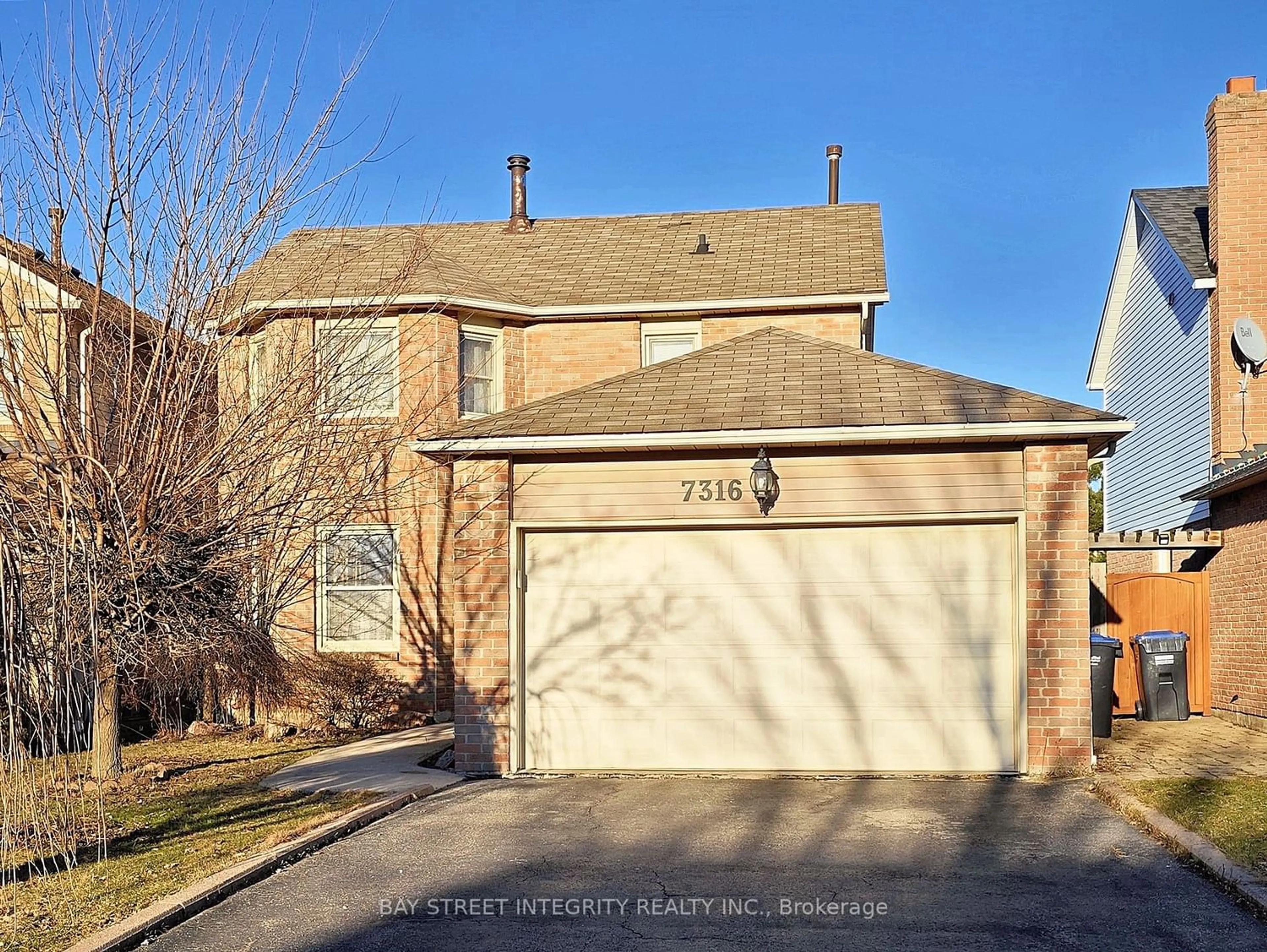 Frontside or backside of a home for 7316 Corrine Cres, Mississauga Ontario L5N 5C2