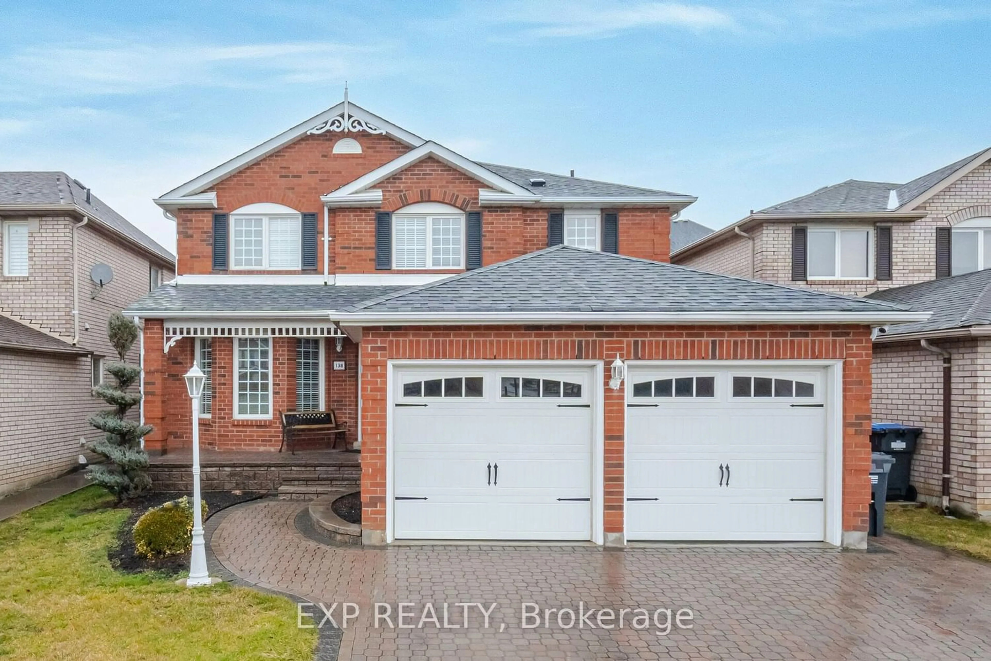 Frontside or backside of a home for 138 Moffatt Ave, Brampton Ontario L6Y 4R8