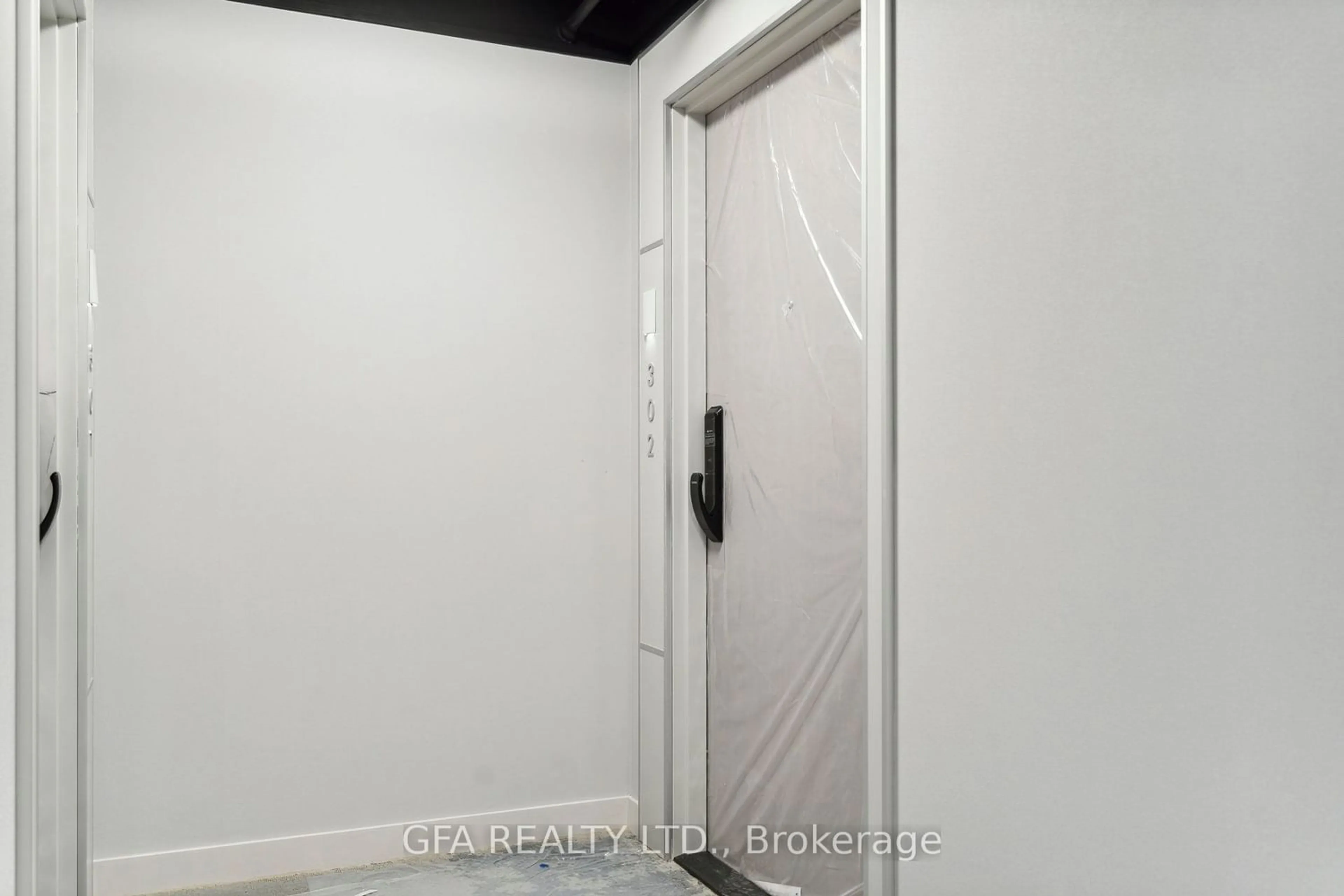 Indoor entryway for 3200 Dakota Common #B302, Burlington Ontario L7M 2A9