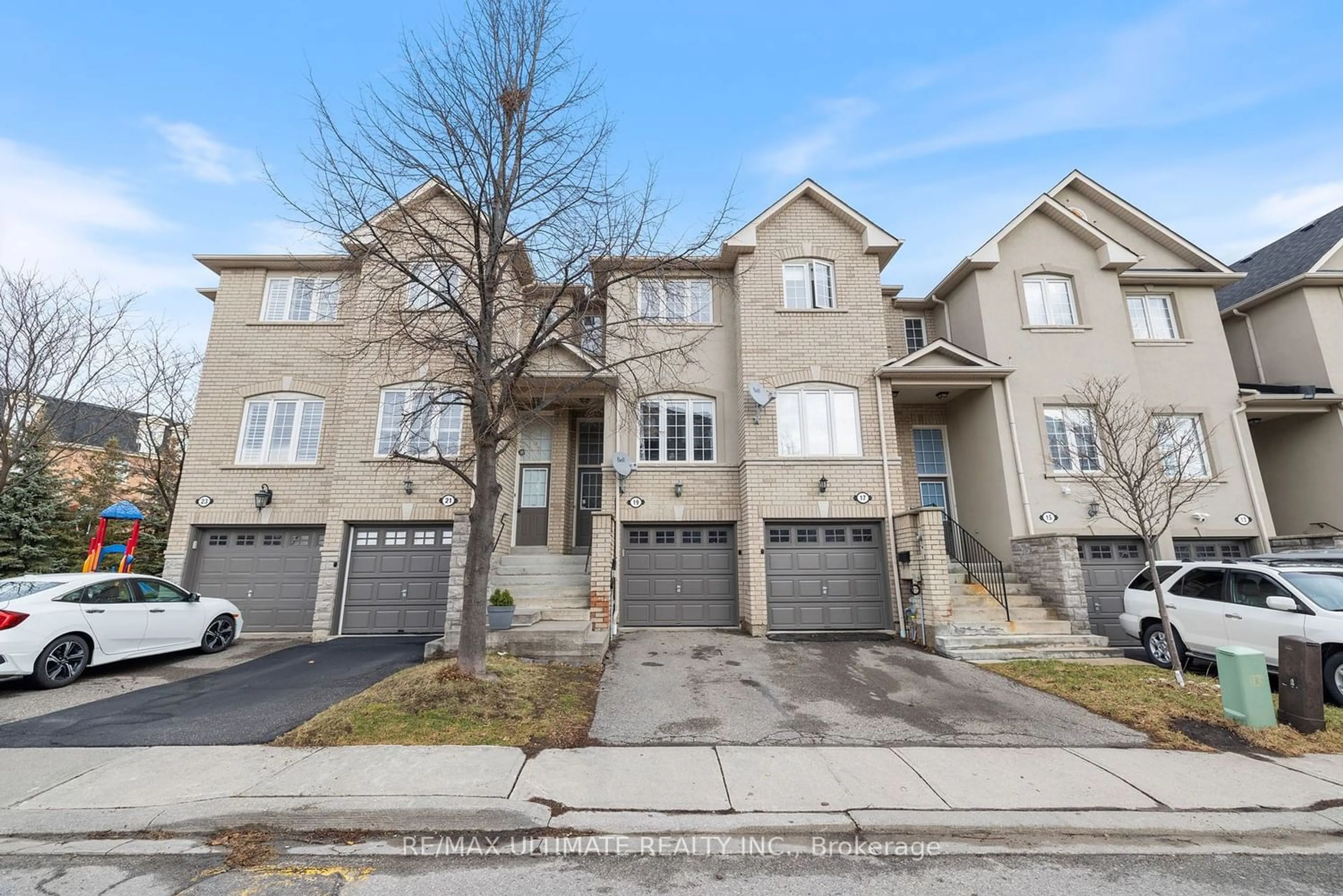 435 Hensall Circ 19, Mississauga, Ontario Condo Wahi