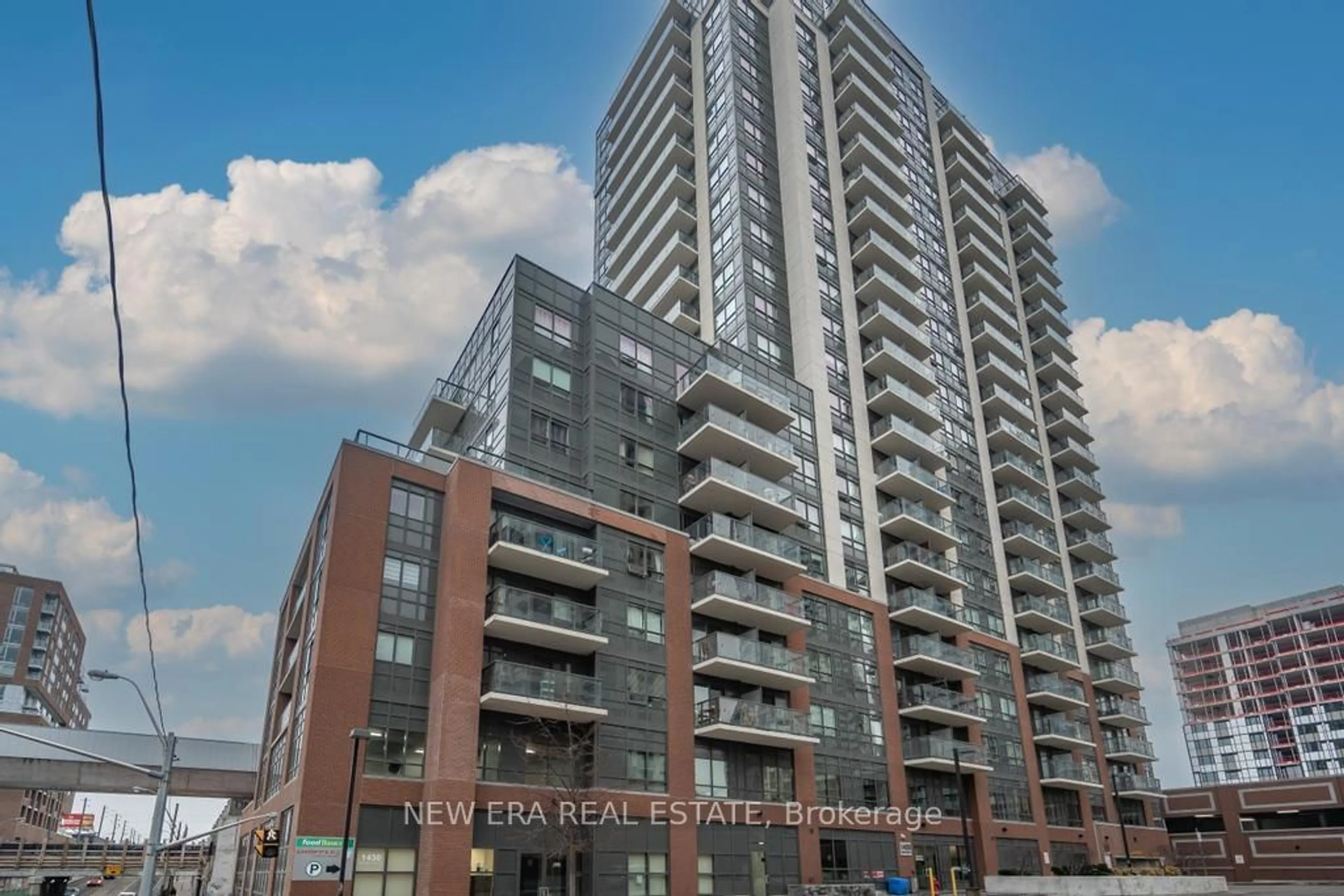 A pic from exterior of the house or condo for 1420 Dupont St #609, Toronto Ontario M6H 0C2