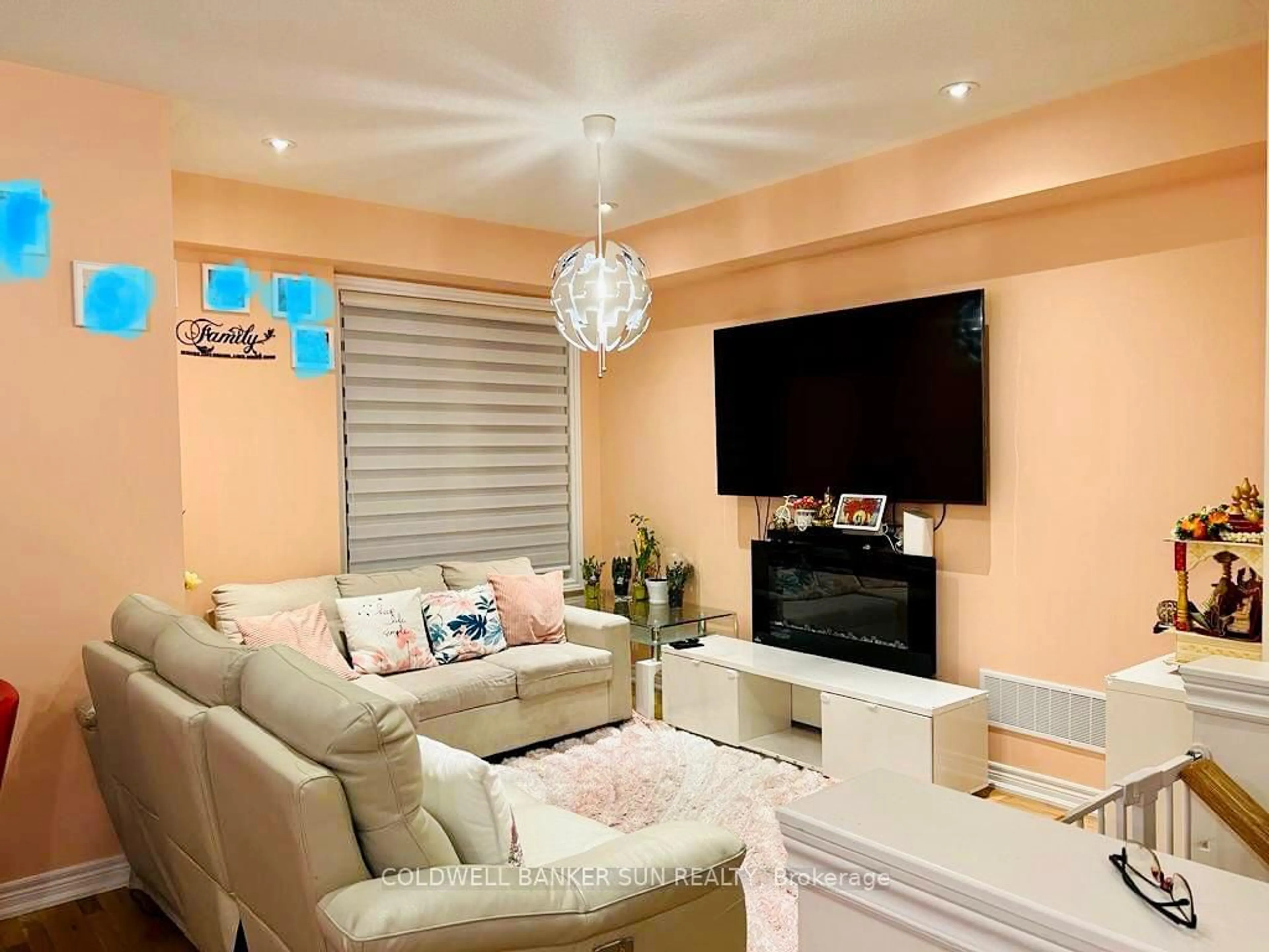 Living room for 37 Labrish Rd, Brampton Ontario L7A 5C2