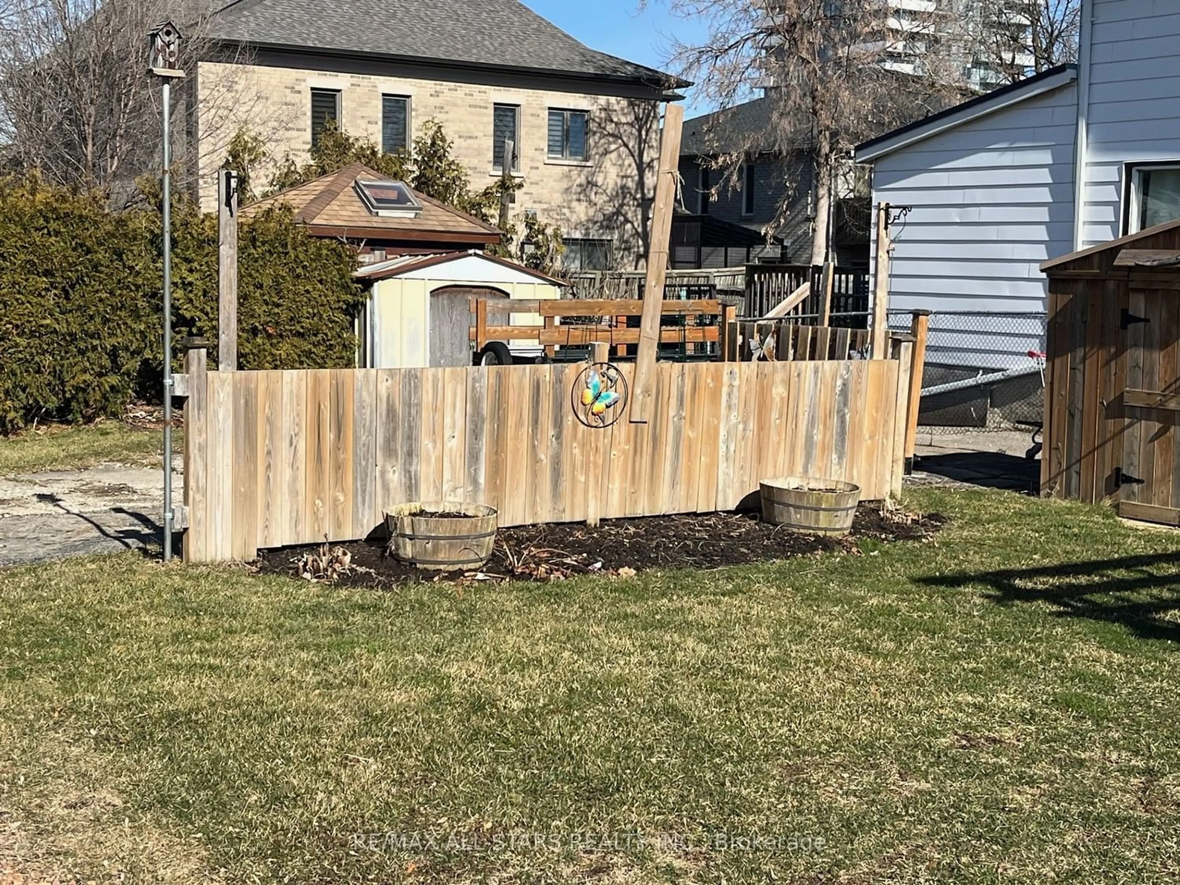 Fenced yard for 4 Eastern Ave, Brampton Ontario L6W 1X6