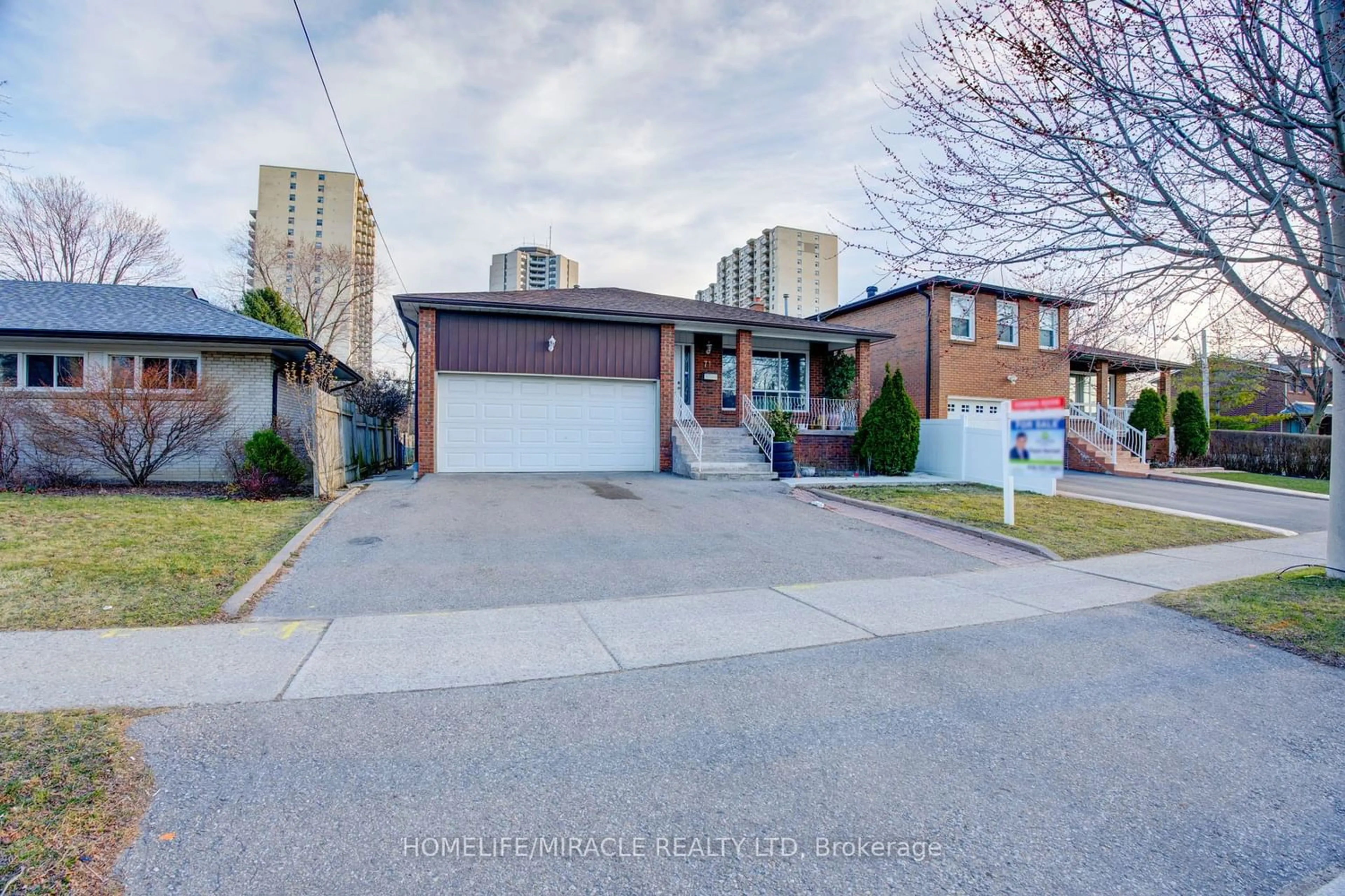 Frontside or backside of a home for 71 Kingsview Blvd, Toronto Ontario M9R 1V1