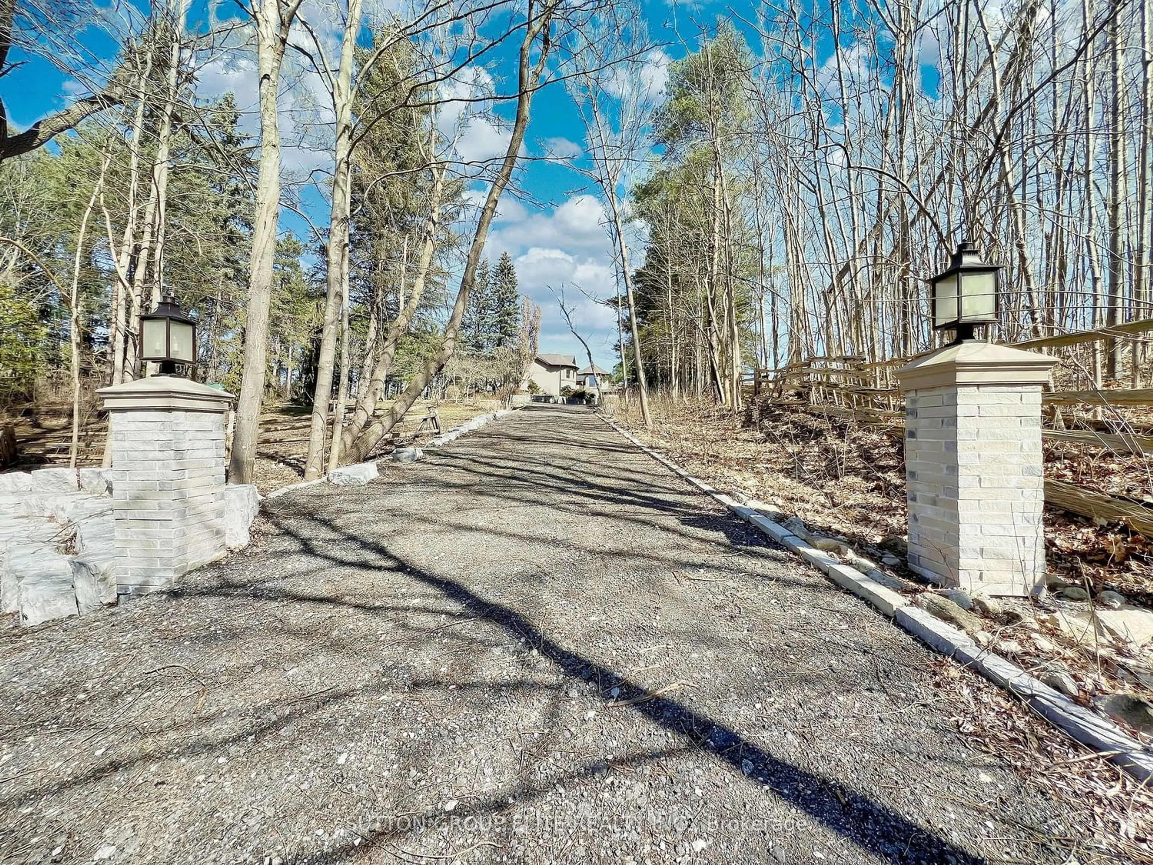 Street view for 13867 Heritage Rd, Caledon Ontario L0P 1N0