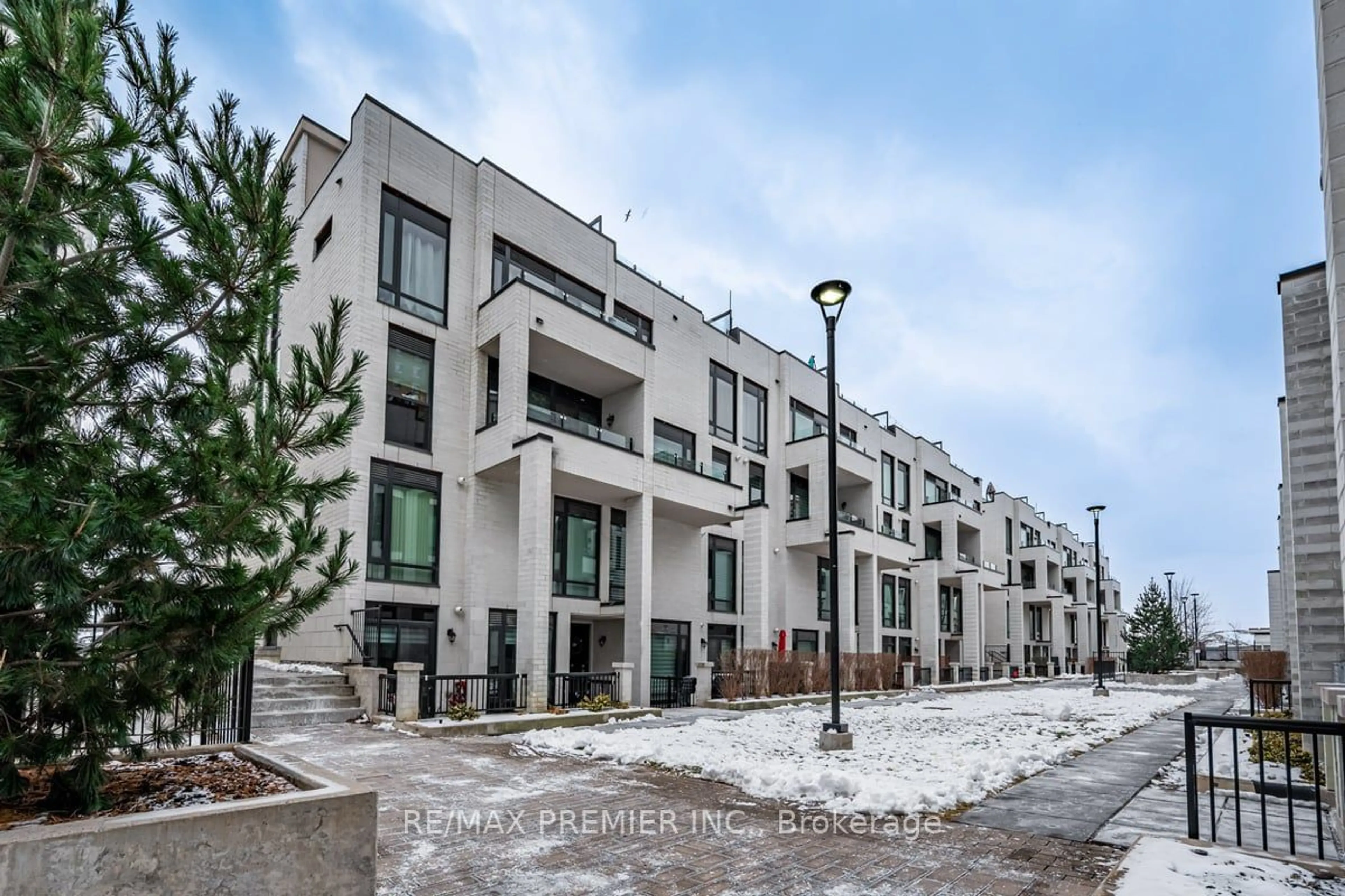 A pic from exterior of the house or condo for 140 Widdicombe Hill Blvd #624, Toronto Ontario M9R 0A9