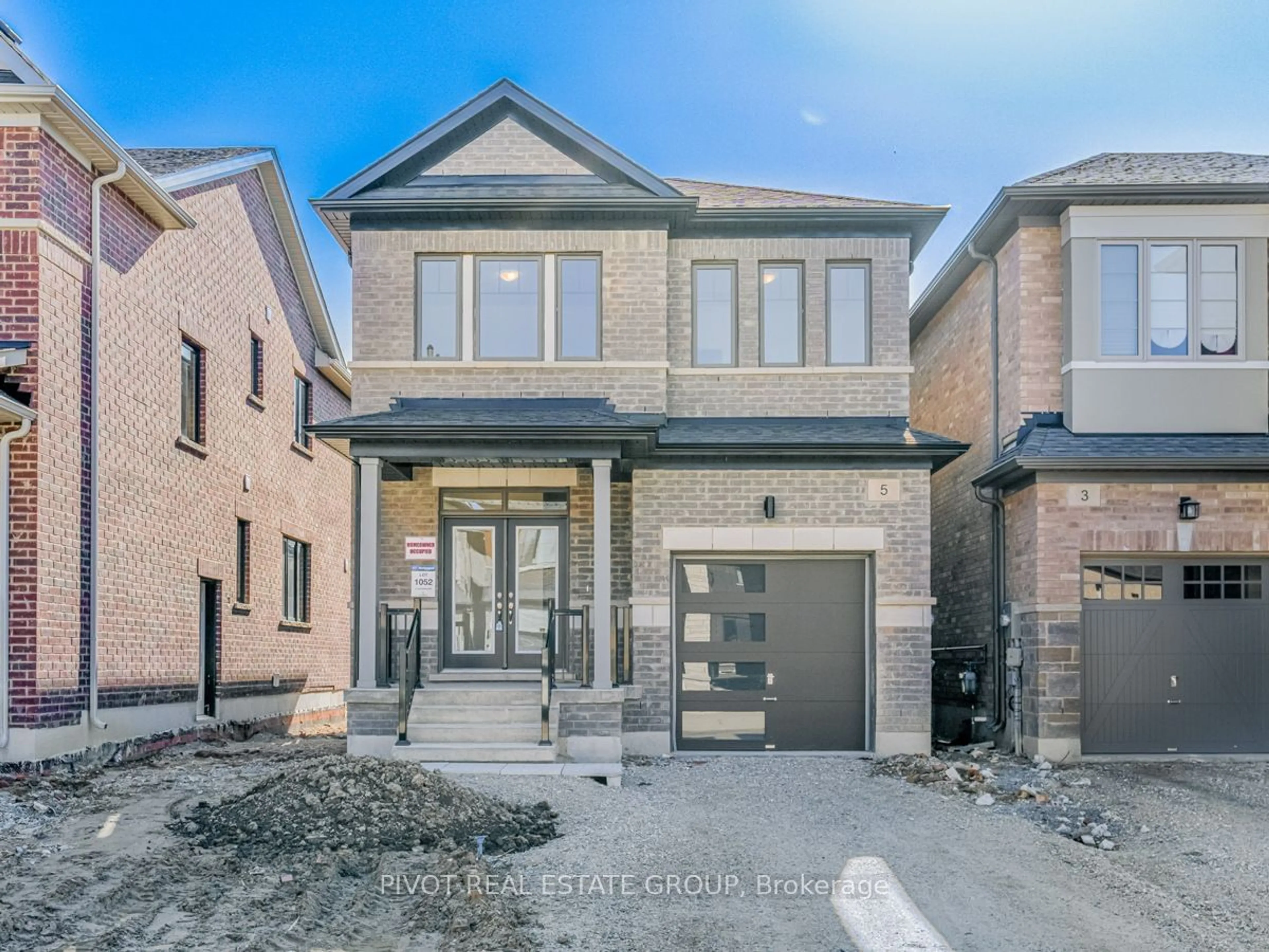 Home with brick exterior material for 5 Calabria Dr, Caledon Ontario L7C 4L3