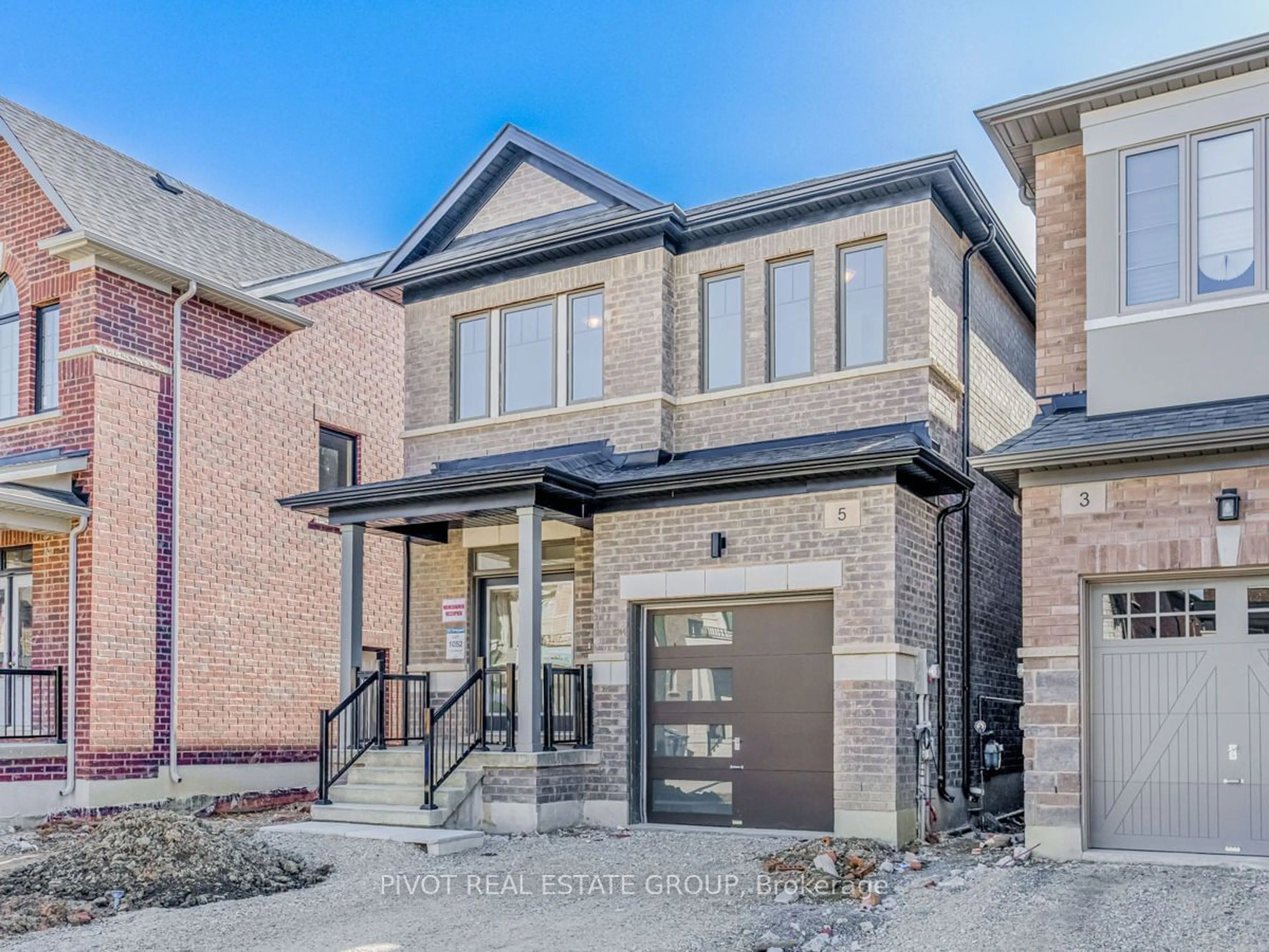 Home with brick exterior material for 5 Calabria Dr, Caledon Ontario L7C 4L3