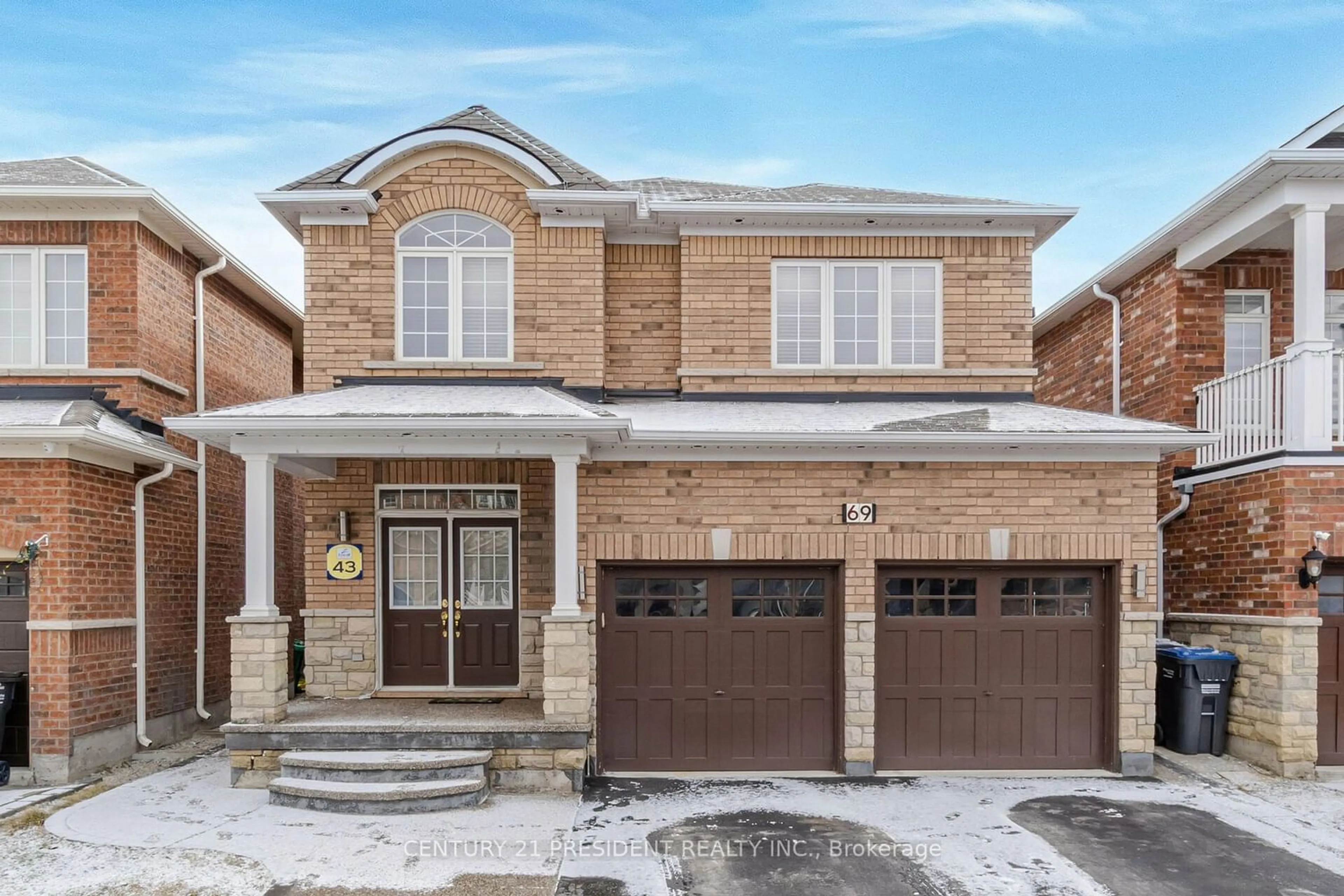 Home with brick exterior material for 69 Summitgreen Cres, Brampton Ontario L6R 0T5