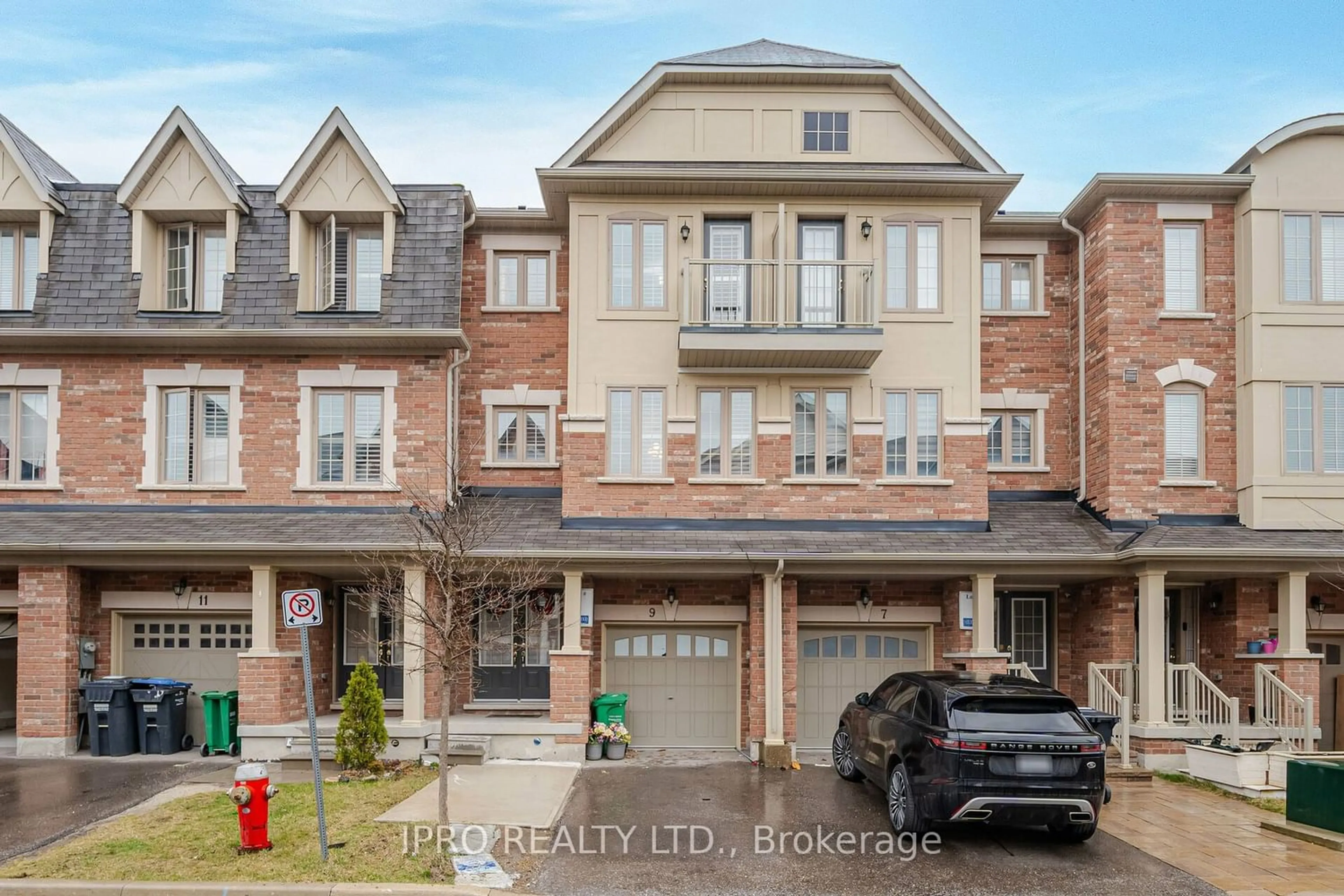 A pic from exterior of the house or condo for 9 Hobart Gdns, Brampton Ontario L6Z 0J1