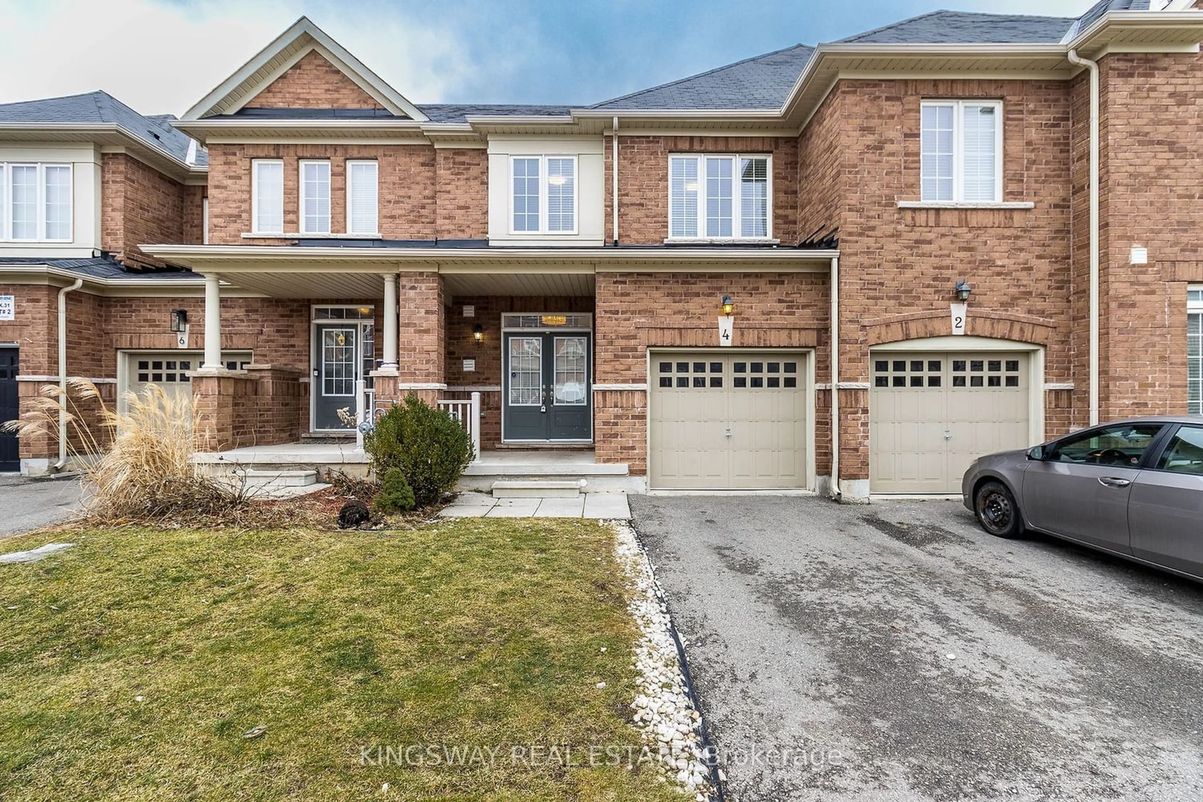 Home with brick exterior material for 4 Munch Pl, Milton Ontario L9T 8K6
