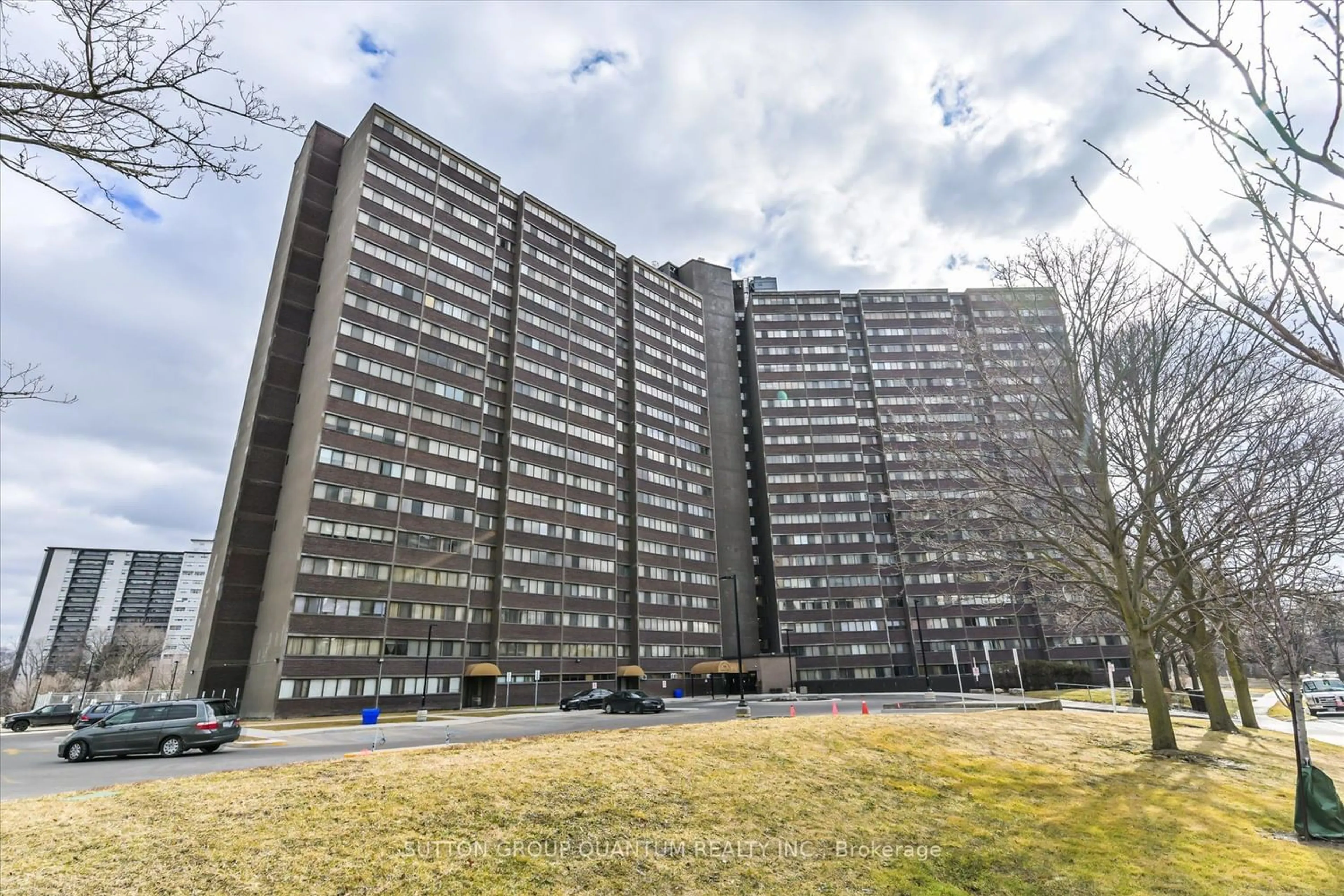 A pic from exterior of the house or condo for 11 Wincott Dr #1006, Toronto Ontario M9R 2R9