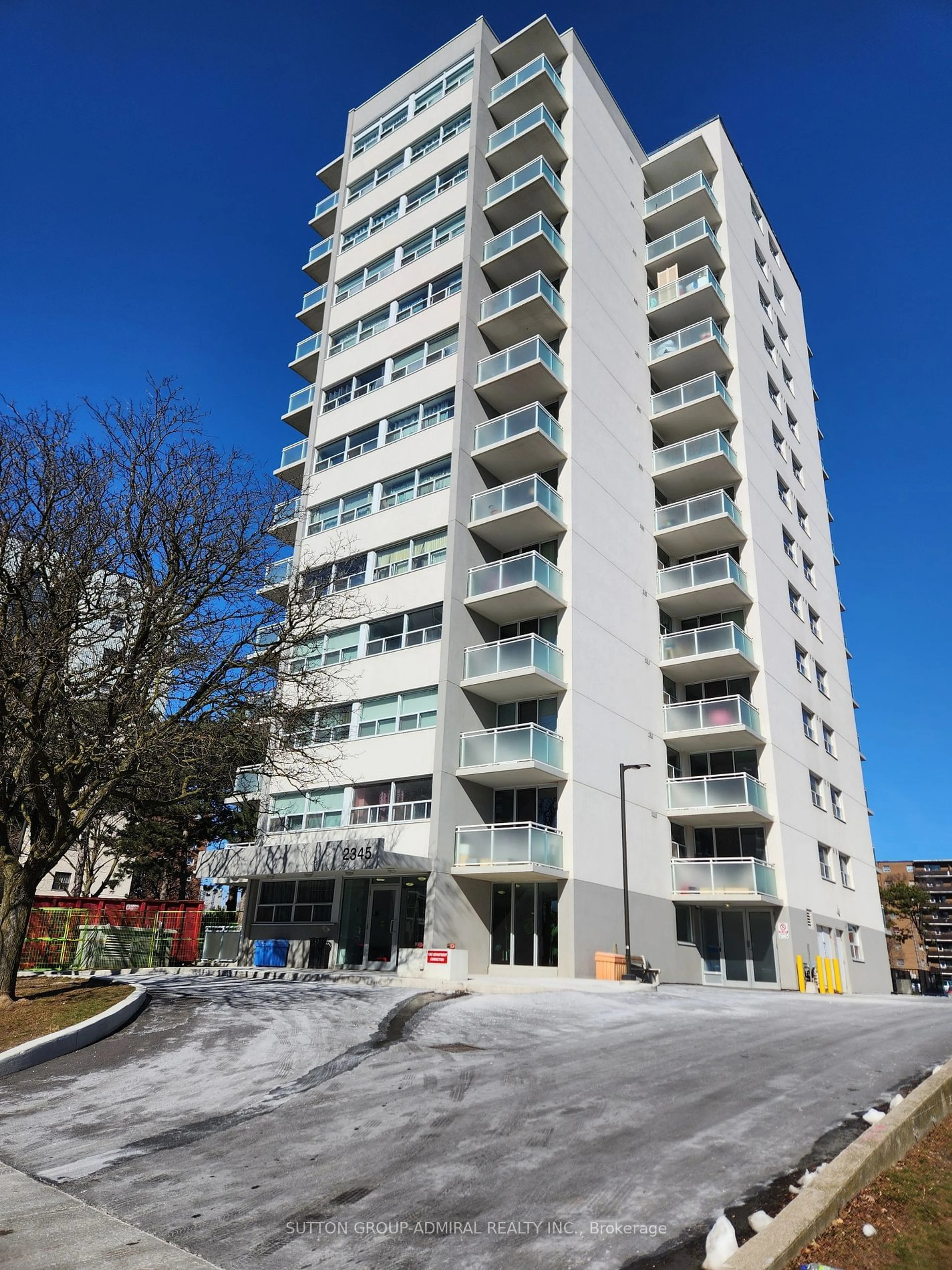 A pic from exterior of the house or condo for 2345 Confederation Pkwy #603, Mississauga Ontario L5B 2H3
