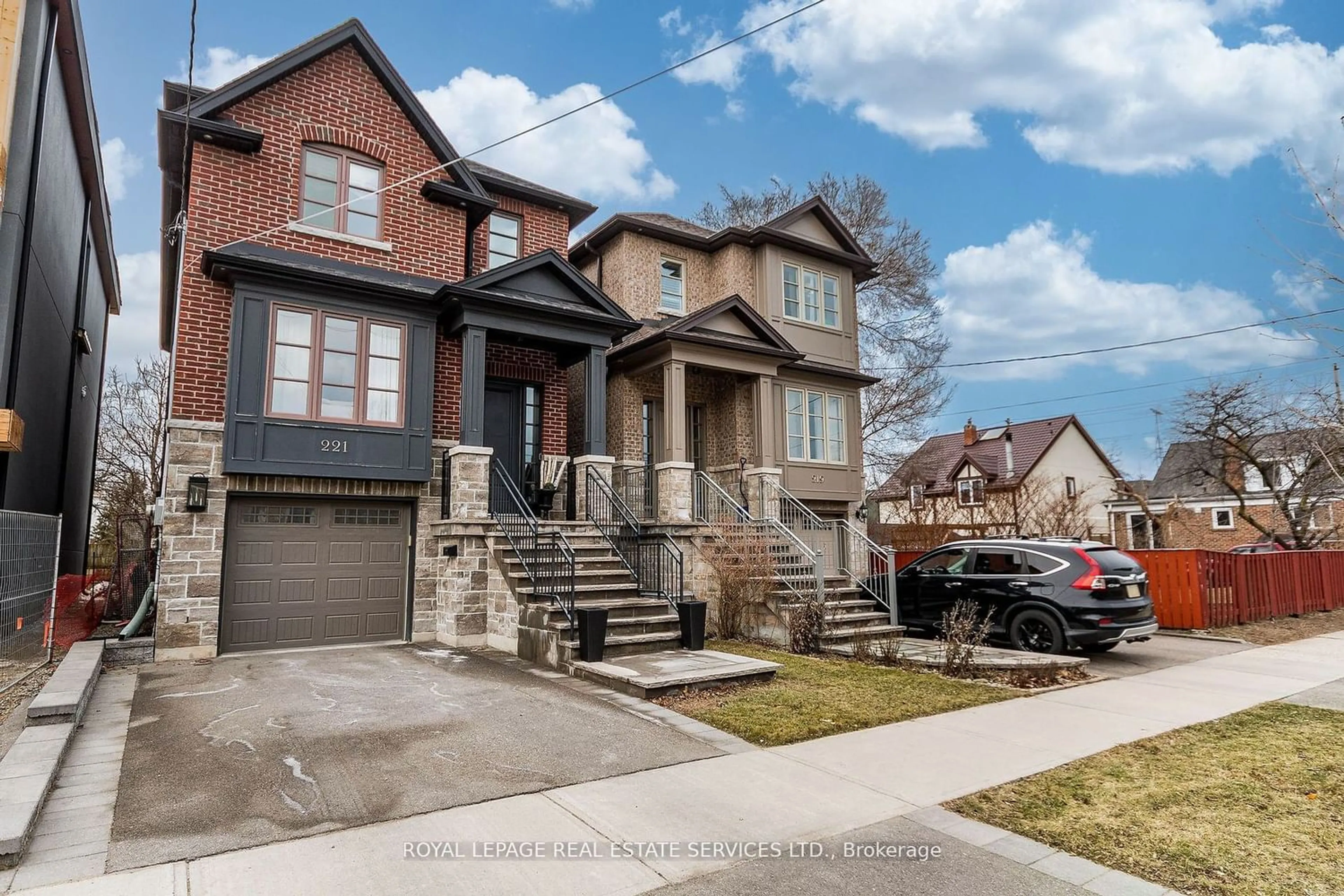 Frontside or backside of a home for 221 Beta St, Toronto Ontario M8W 4H7