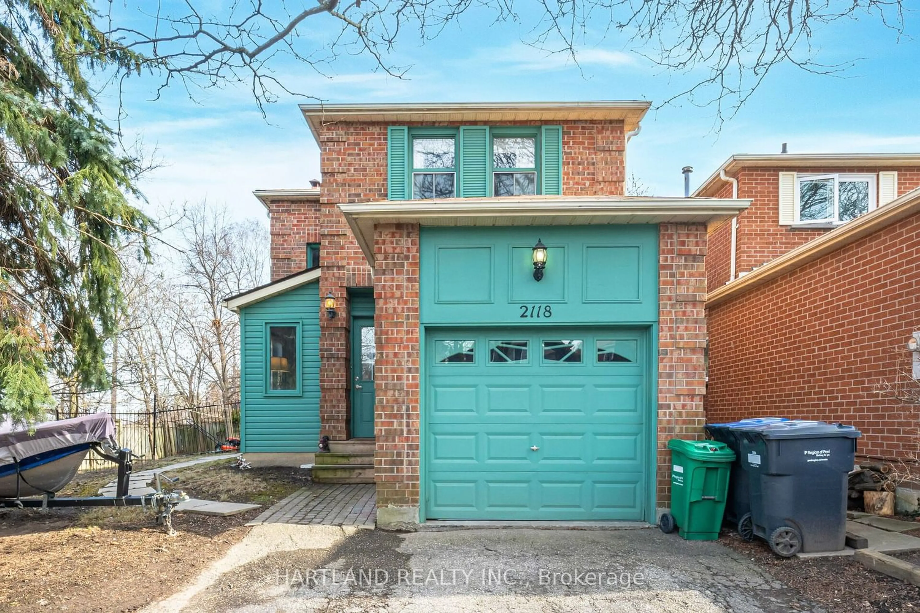 Home with brick exterior material for 2118 Bosack Crt, Mississauga Ontario L5K 2M2