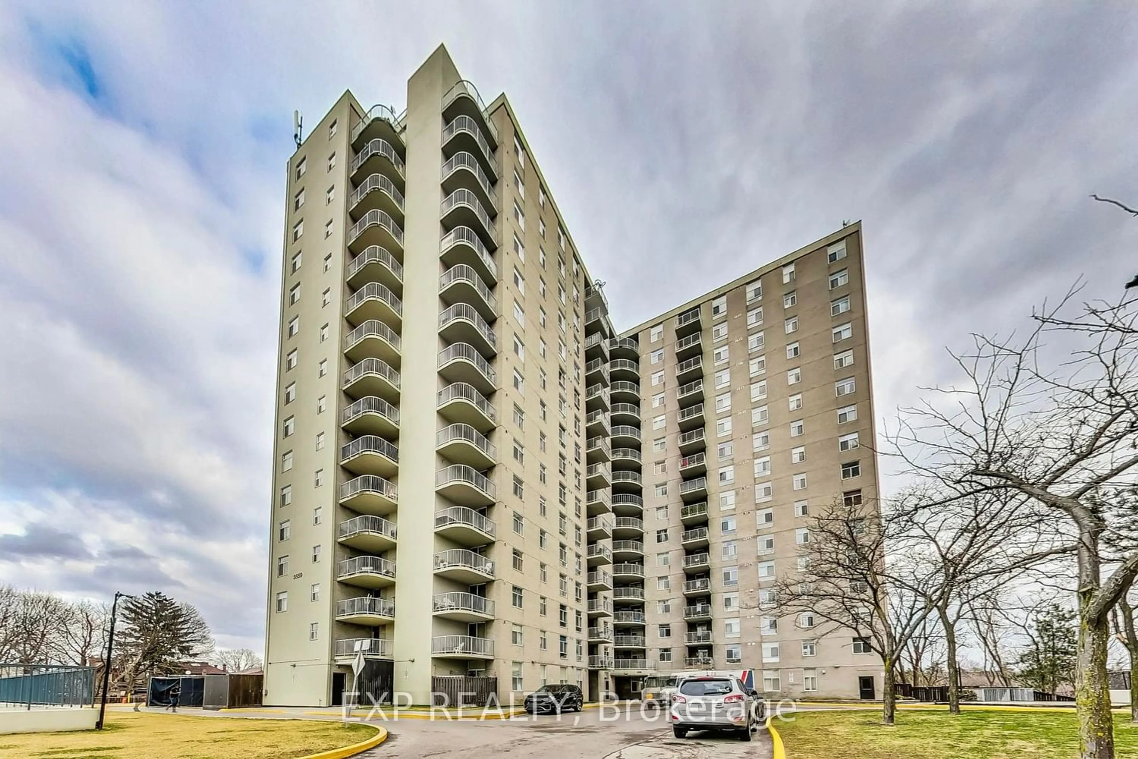 A pic from exterior of the house or condo for 3559 Eglinton Ave #810, Toronto Ontario M6M 5C6