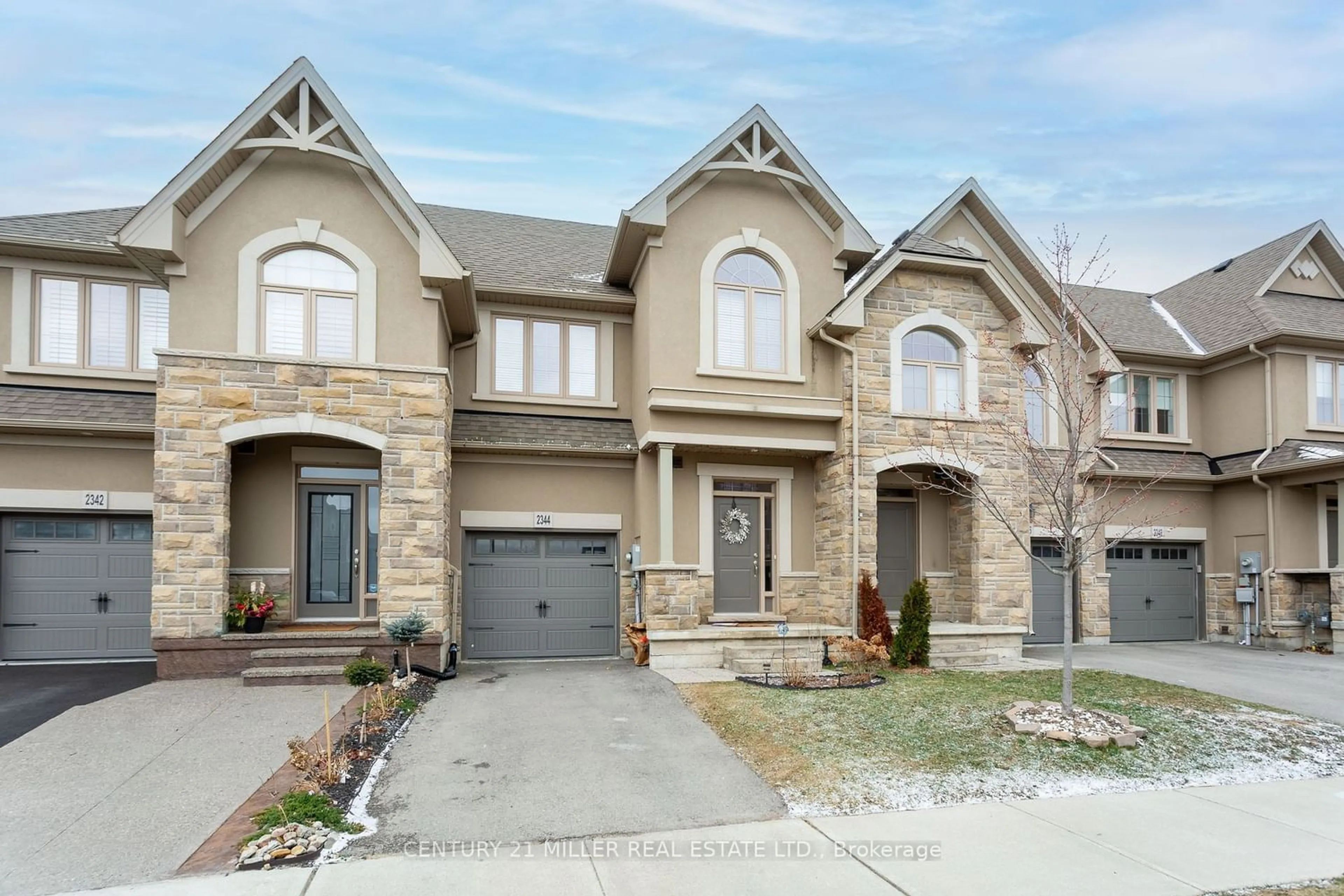 A pic from exterior of the house or condo for 2344 Natasha Circ, Oakville Ontario L6M 1N9