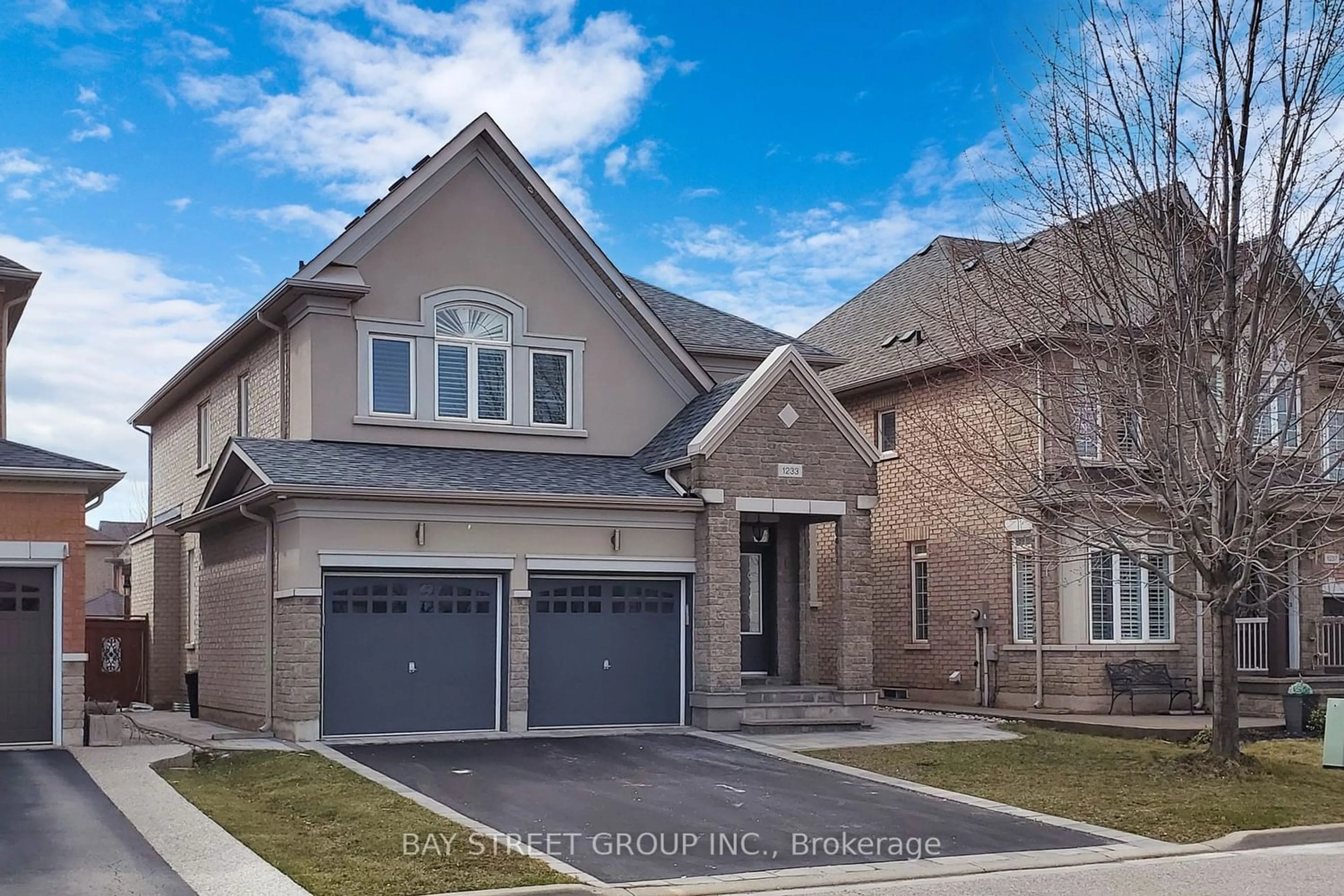 Home with brick exterior material for 1233 Jezero Cres, Oakville Ontario L6H 0B5