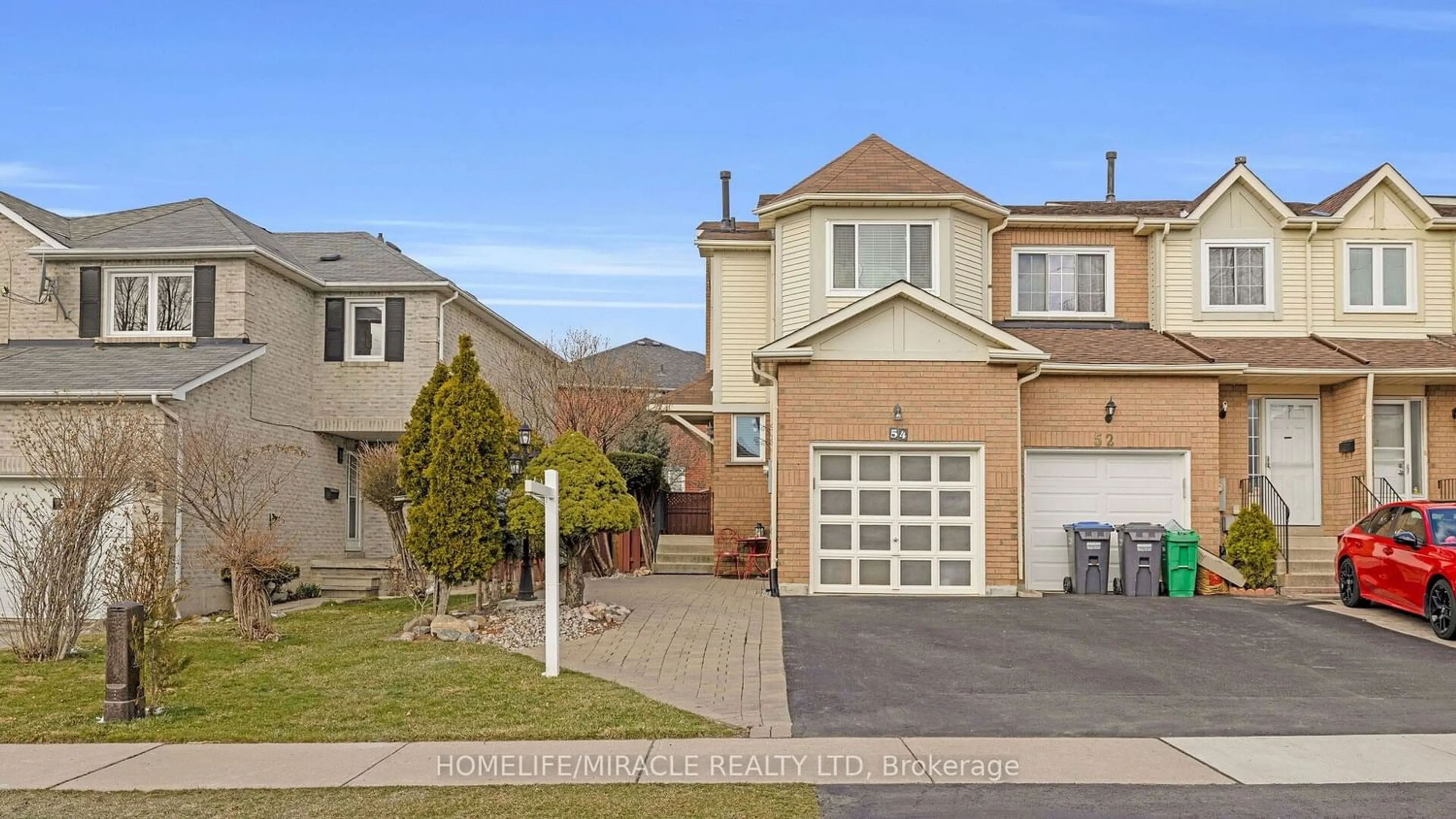 Home with unknown exterior material for 54 Millstone Dr, Brampton Ontario L6Y 4P5