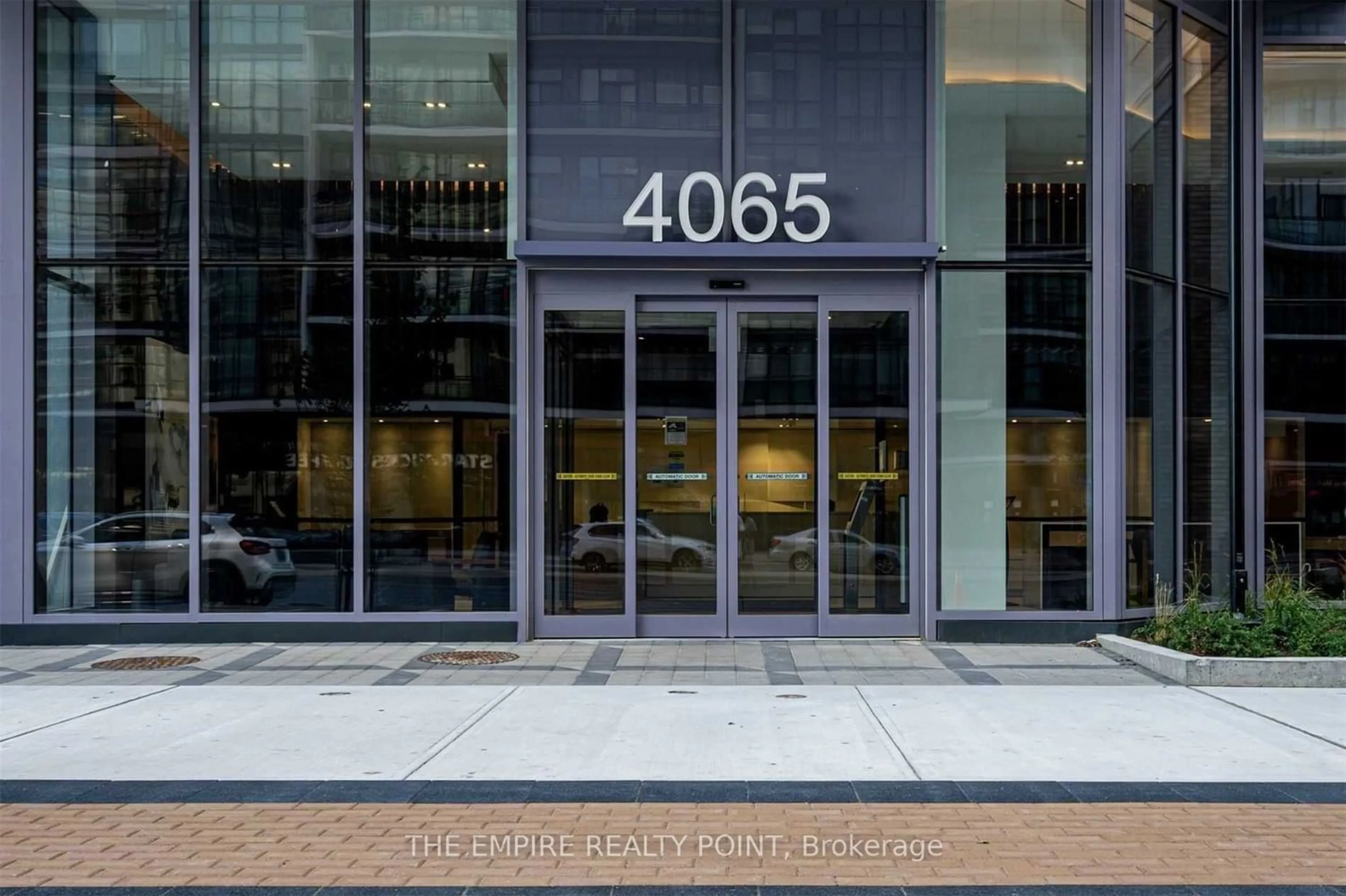 Outside view for 4065 Confederation Pkwy #1103, Mississauga Ontario L5B 0G3