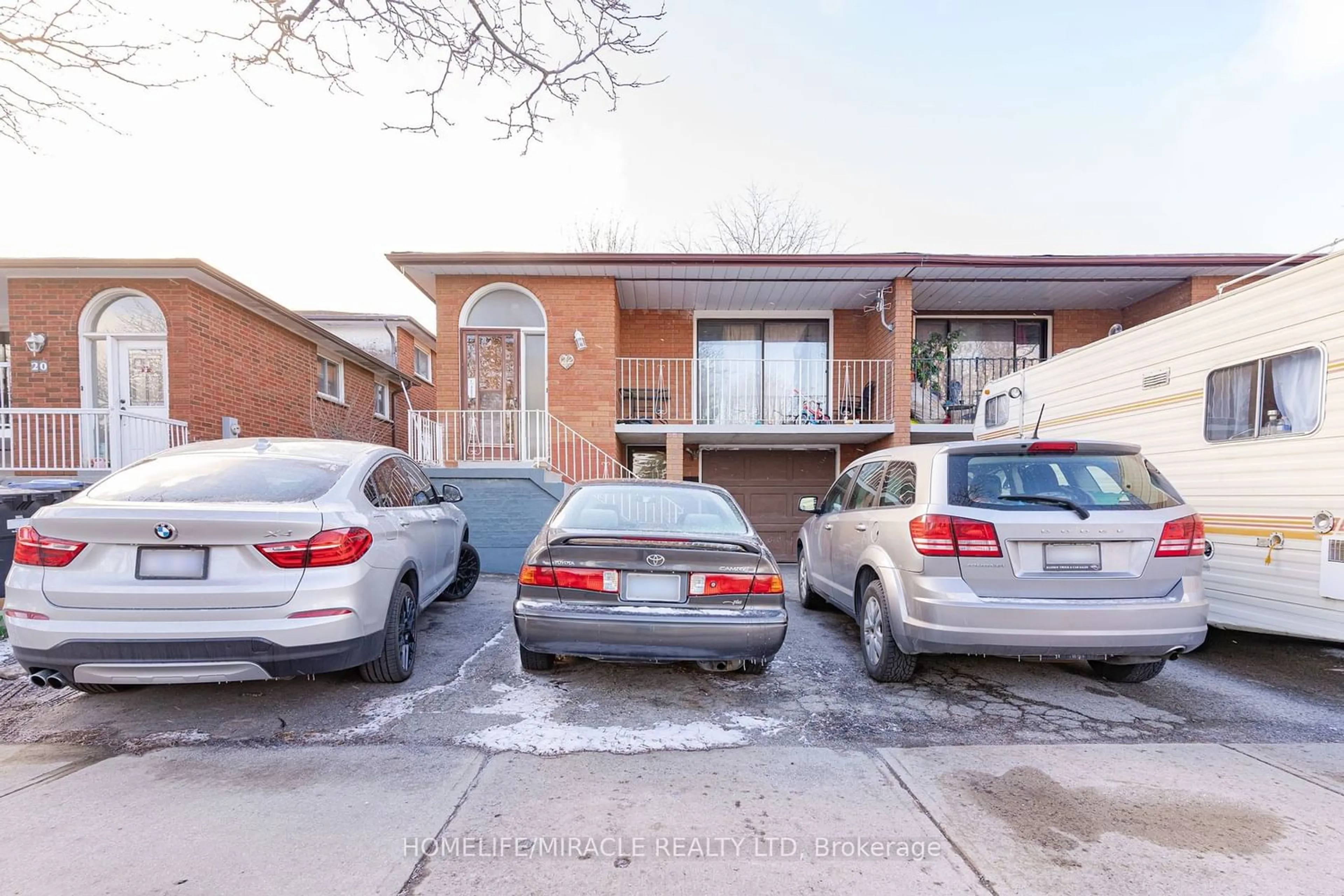 A pic from exterior of the house or condo for 22 Major Oaks Dr, Brampton Ontario L6V 3K2