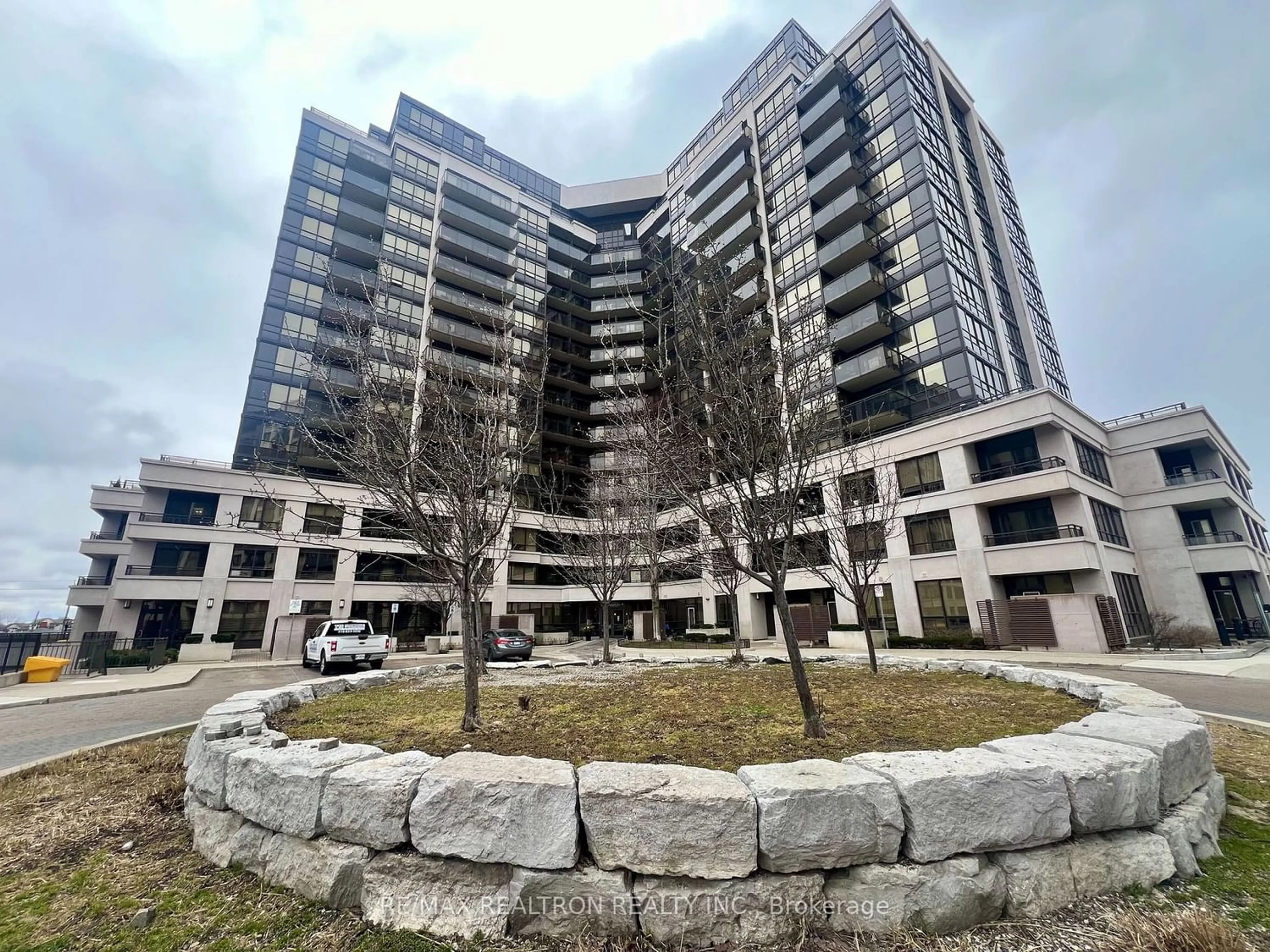 A pic from exterior of the house or condo for 1060 Sheppard Ave #1119, Toronto Ontario M3J 0G7