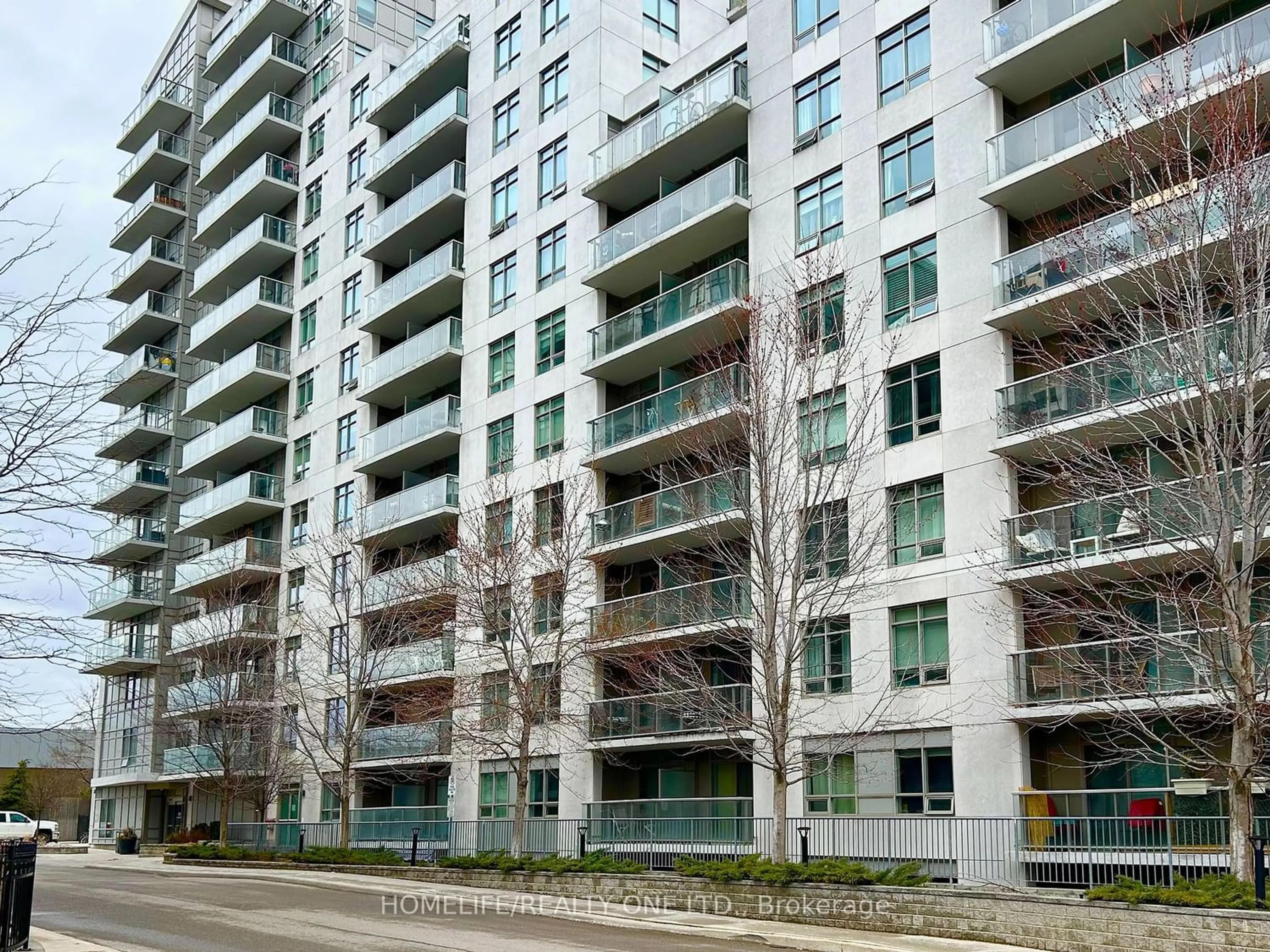 A pic from exterior of the house or condo for 816 Lansdowne Ave #212, Toronto Ontario M6H 4K6