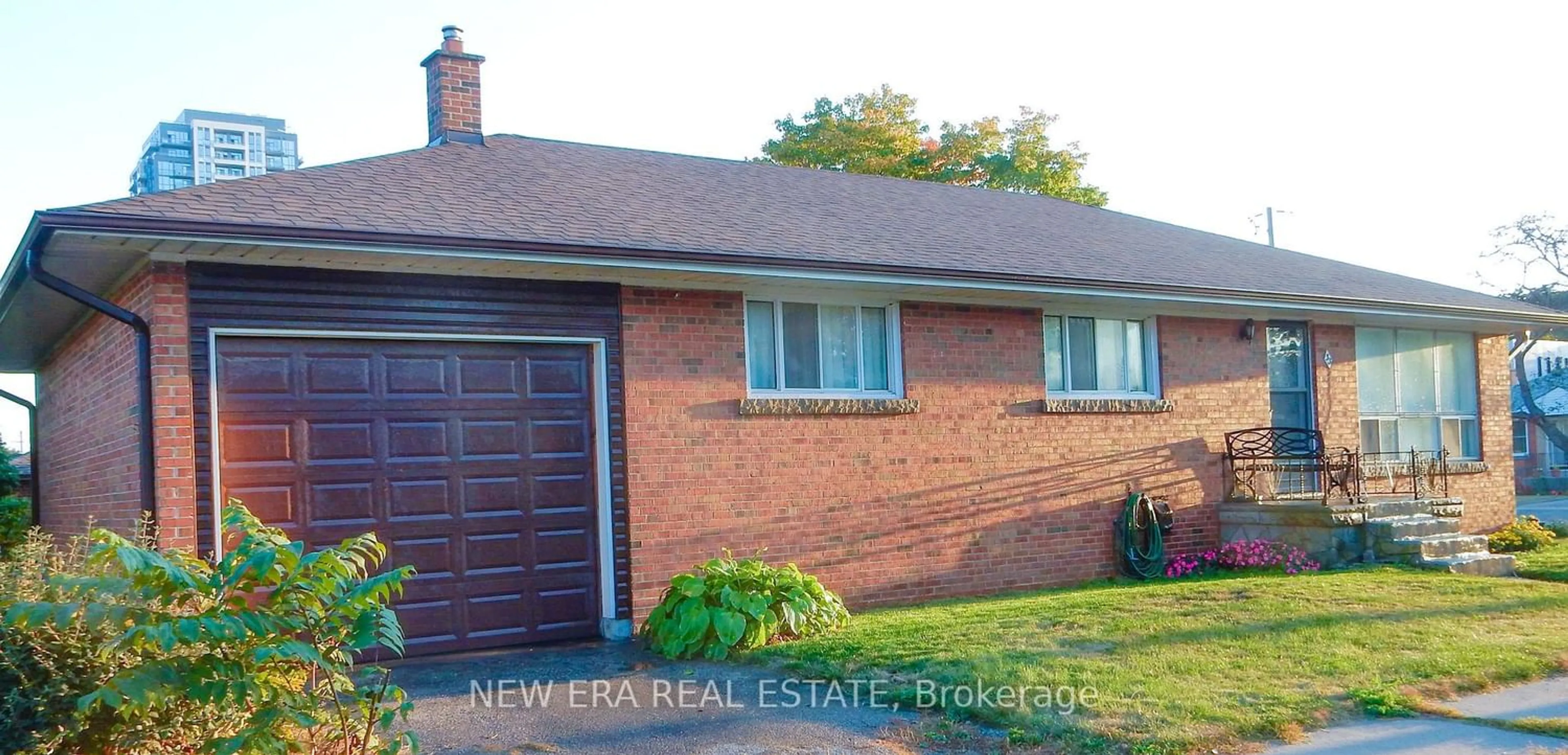 Home with brick exterior material for 33 Warnica Ave, Toronto Ontario M8Z 1Z5