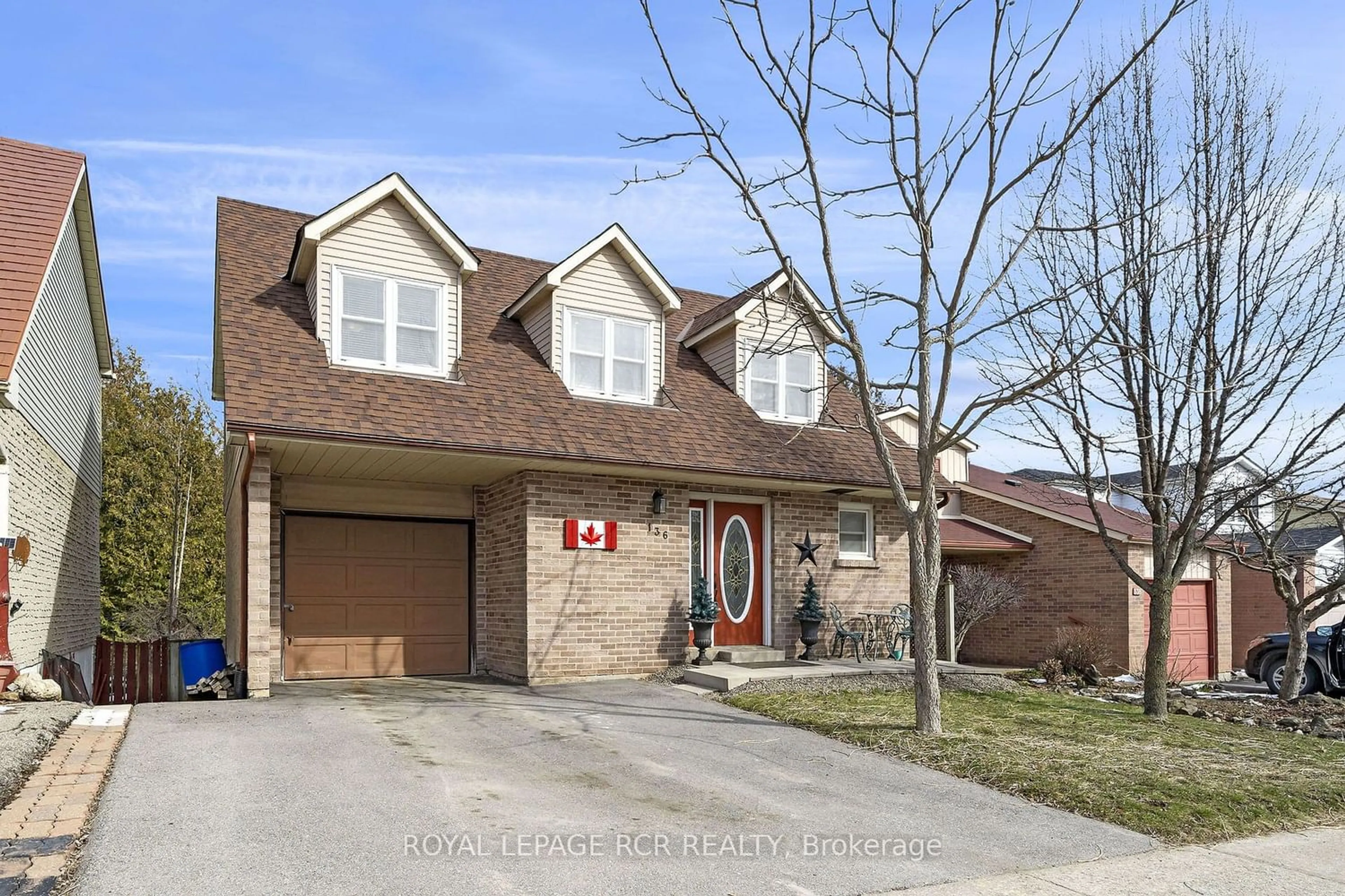 Frontside or backside of a home for 136 Goldgate Cres, Orangeville Ontario L9W 4C3