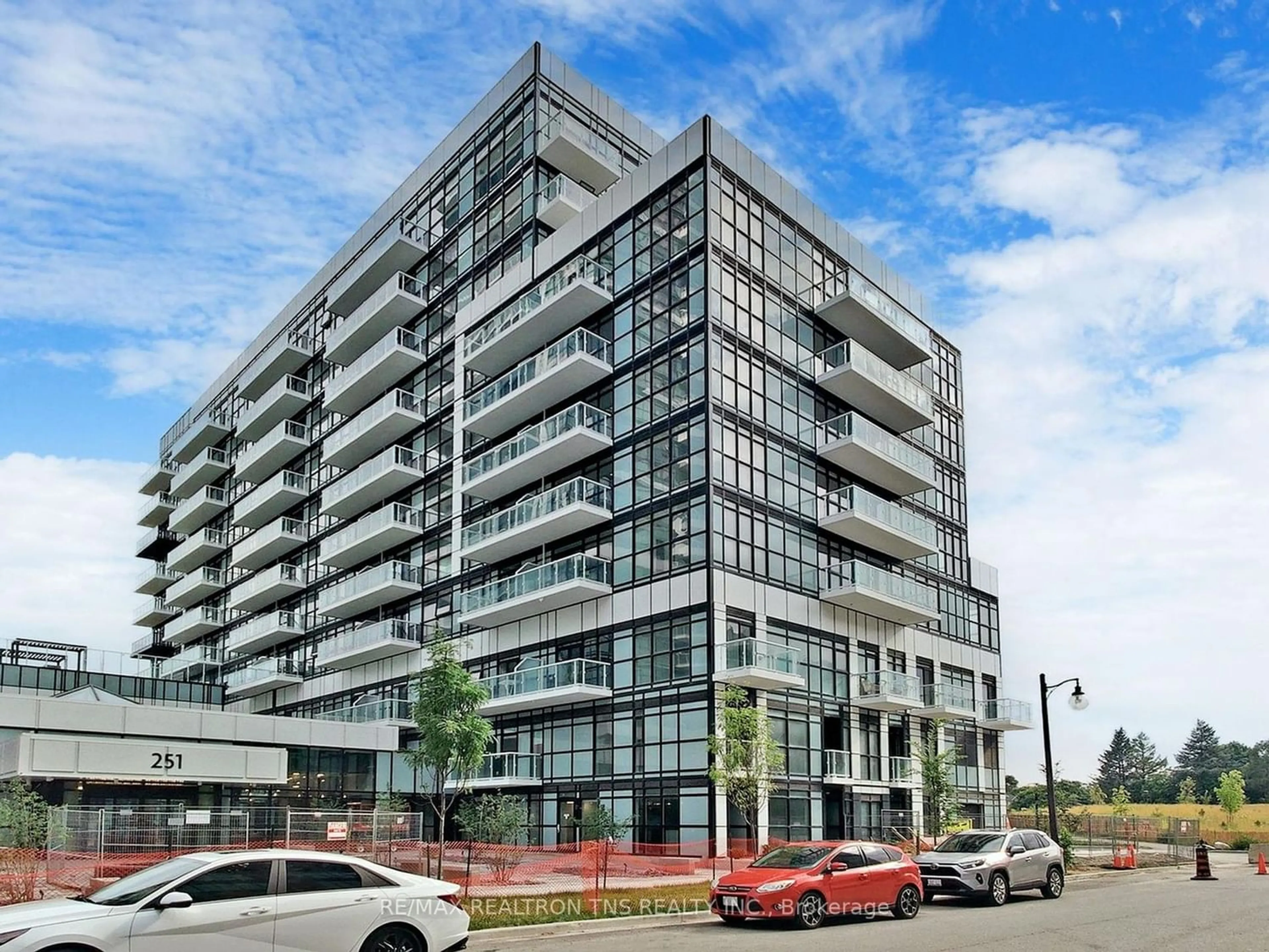 A pic from exterior of the house or condo for 251 Manitoba St #2507, Toronto Ontario M8Y 4G9