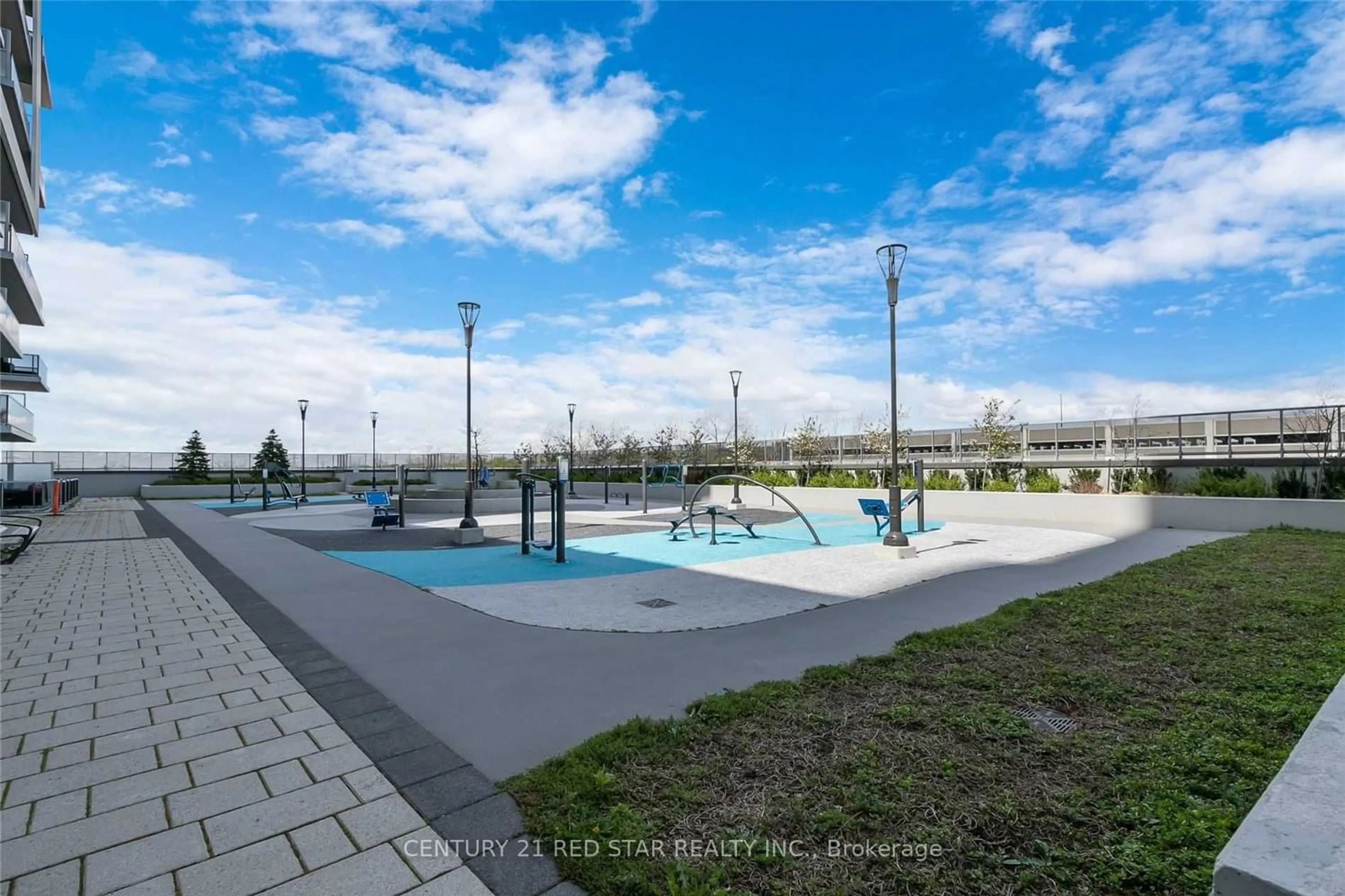 Indoor or outdoor pool for 2087 Fairview St #1407, Burlington Ontario L7R 0E5