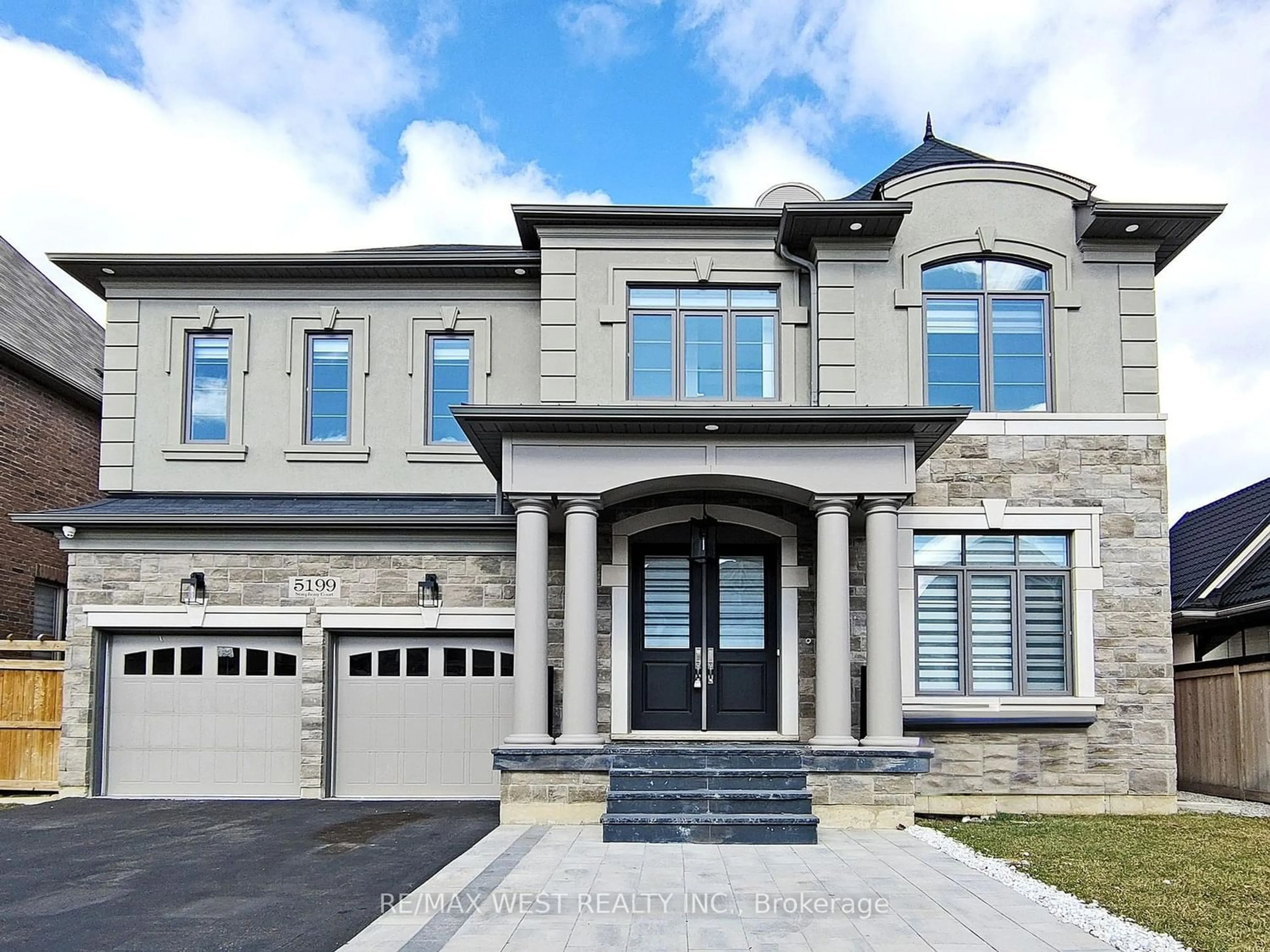 Home with brick exterior material for 5199 Symphony Crt, Mississauga Ontario L5M 2M9