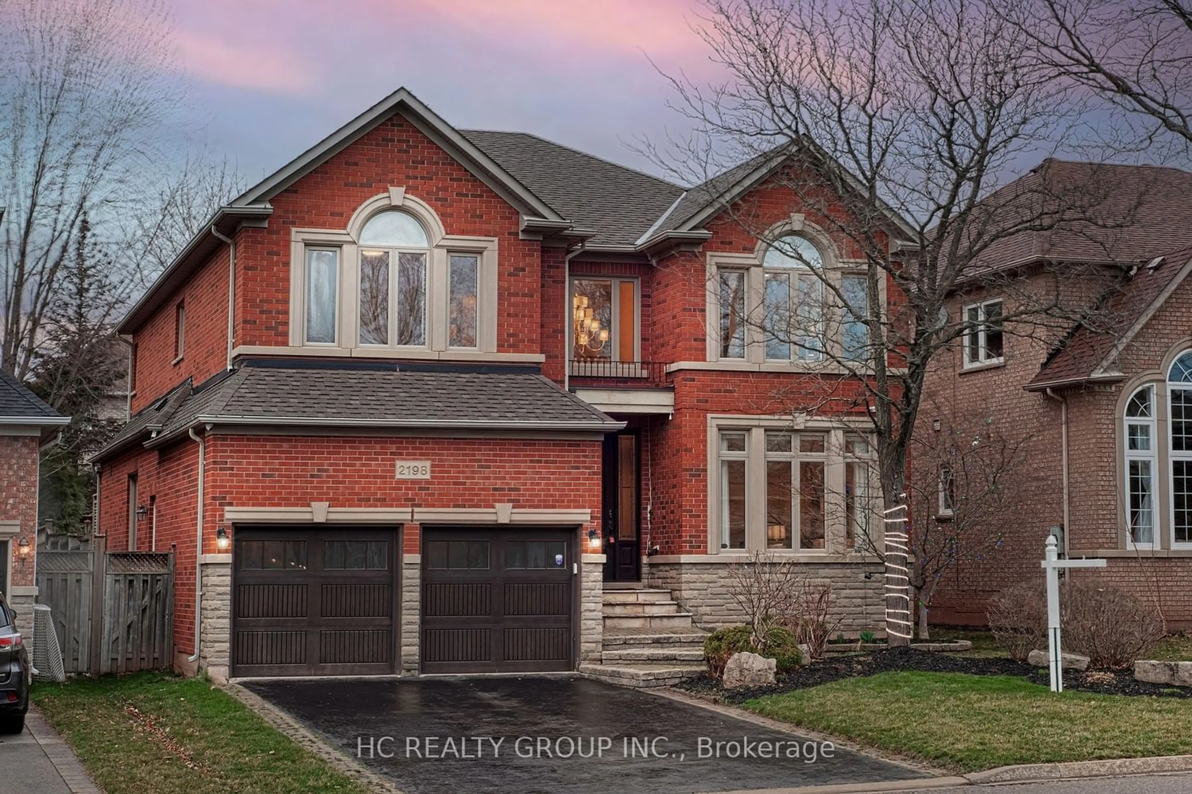 Home with brick exterior material for 2198 Galloway Dr, Oakville Ontario L6H 6T4