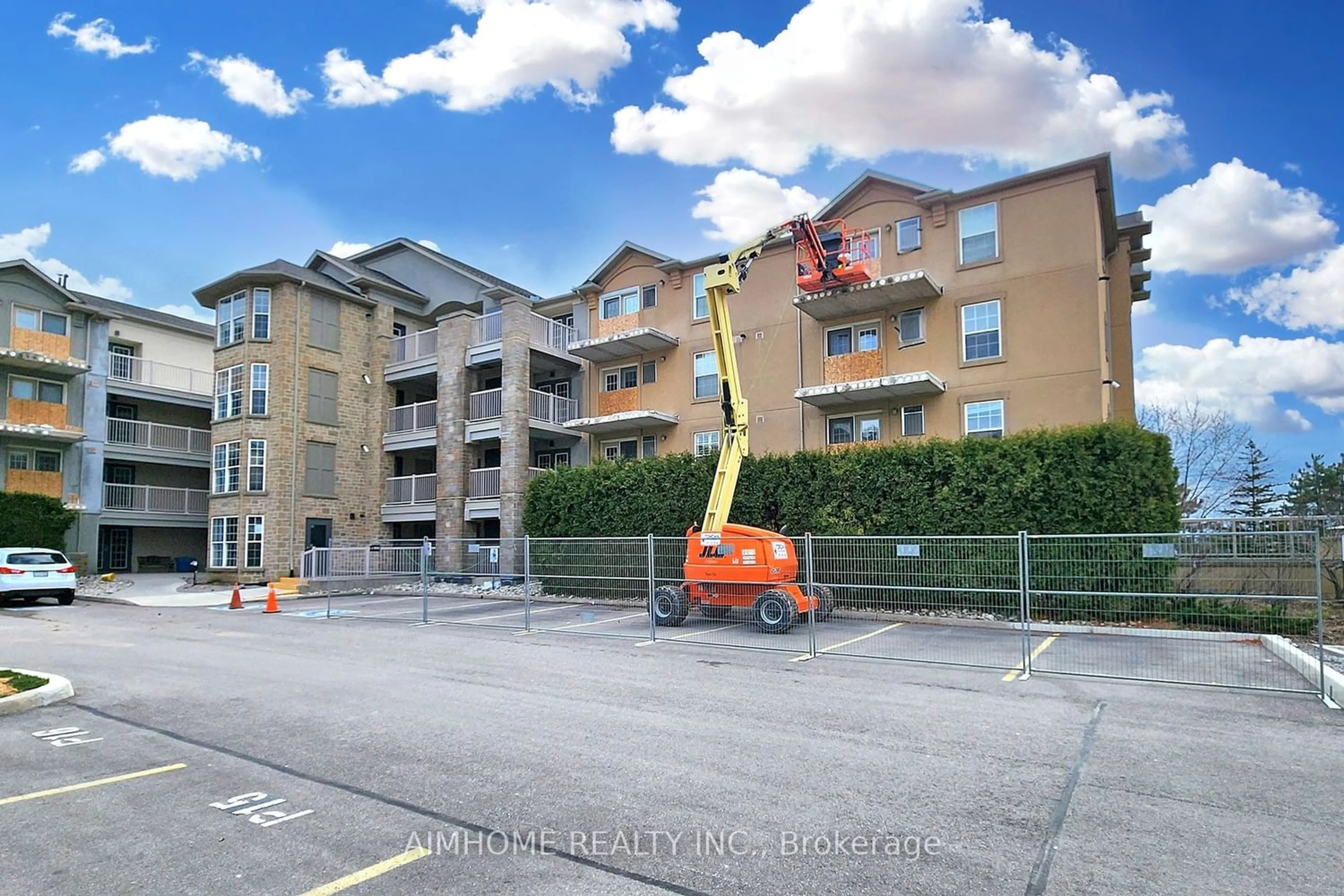 A pic from exterior of the house or condo for 1450 Bishops Gate #204, Oakville Ontario L6M 4M9