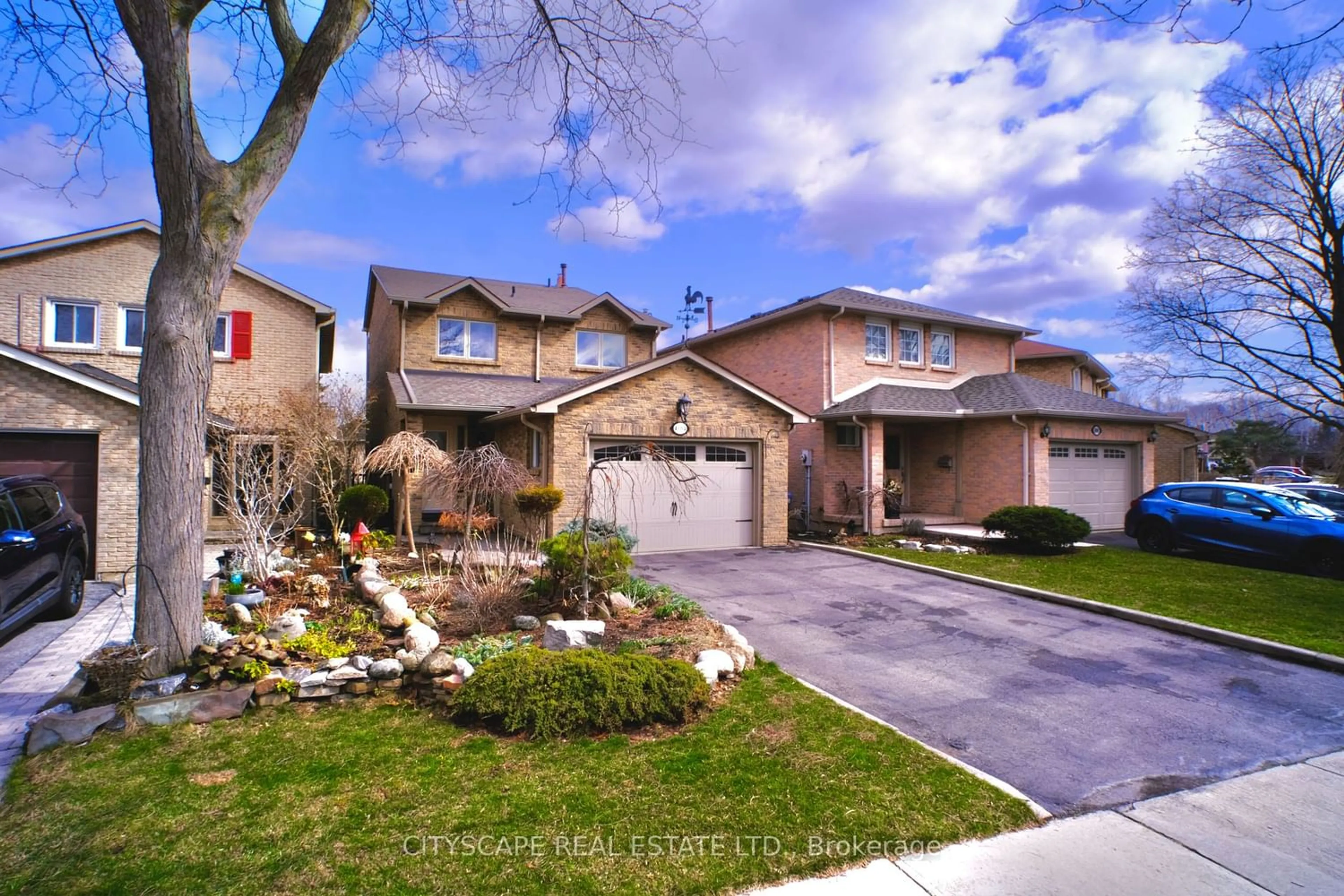 Frontside or backside of a home for 4084 Trapper Cres, Mississauga Ontario L5L 3A9