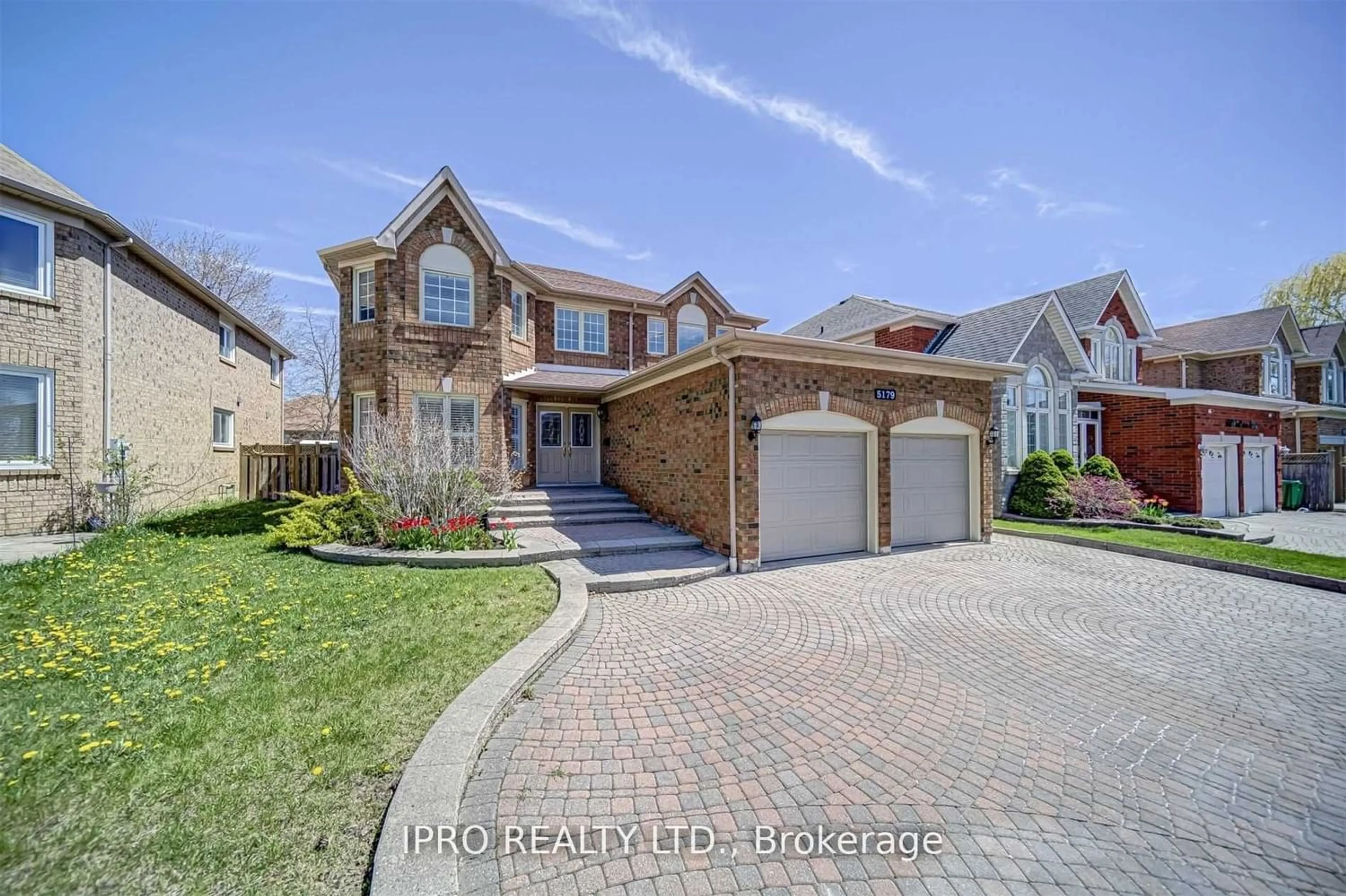 Home with brick exterior material for 5179 Creditview Rd, Mississauga Ontario L5V 1R8