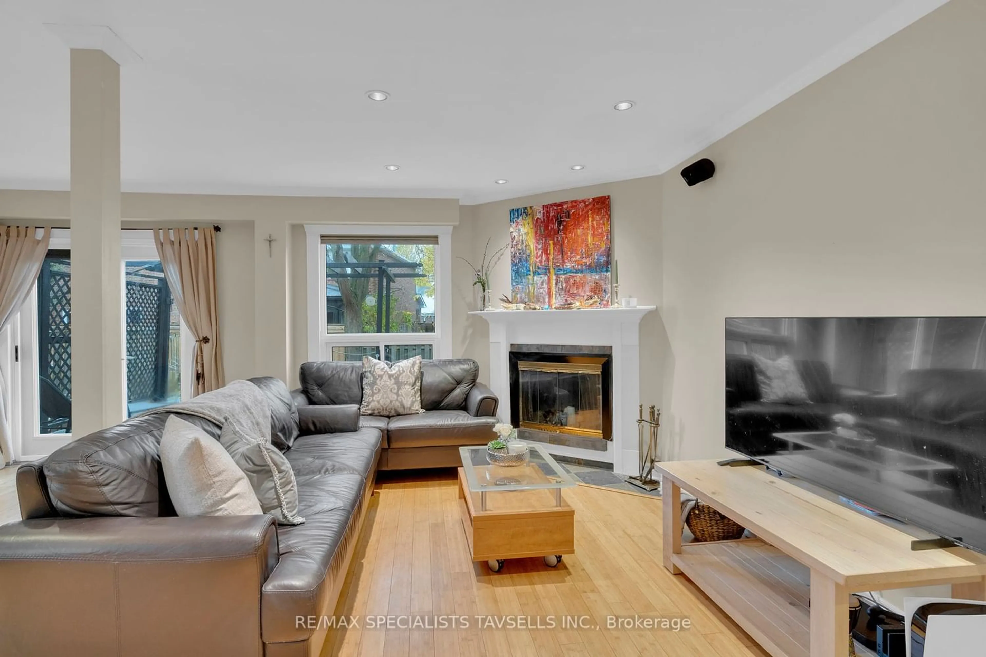 Living room for 16 Trewartha Cres, Brampton Ontario L6Z 1X4
