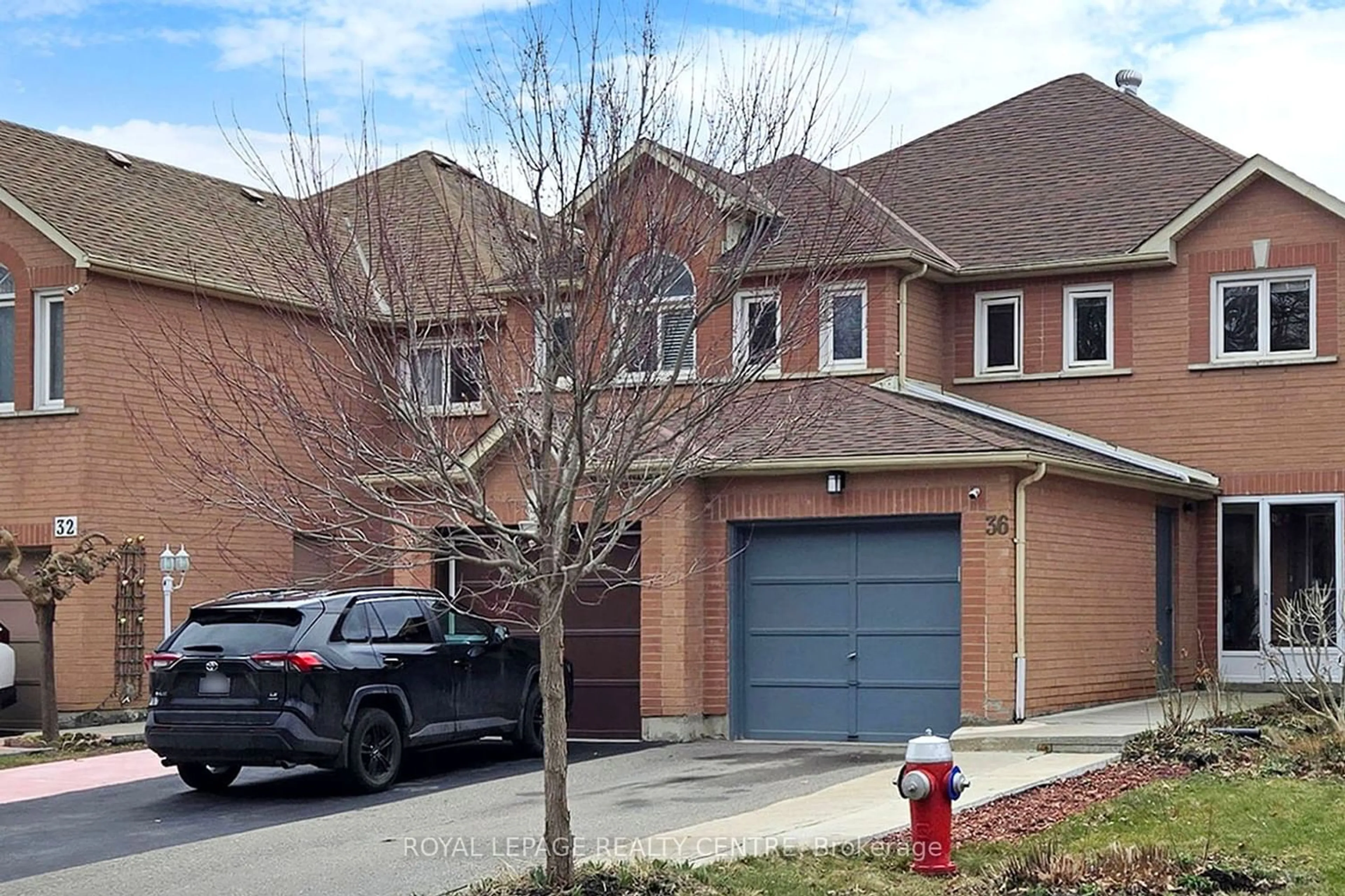 A pic from exterior of the house or condo for 36 Mccleave Cres, Brampton Ontario L6Y 4Z5