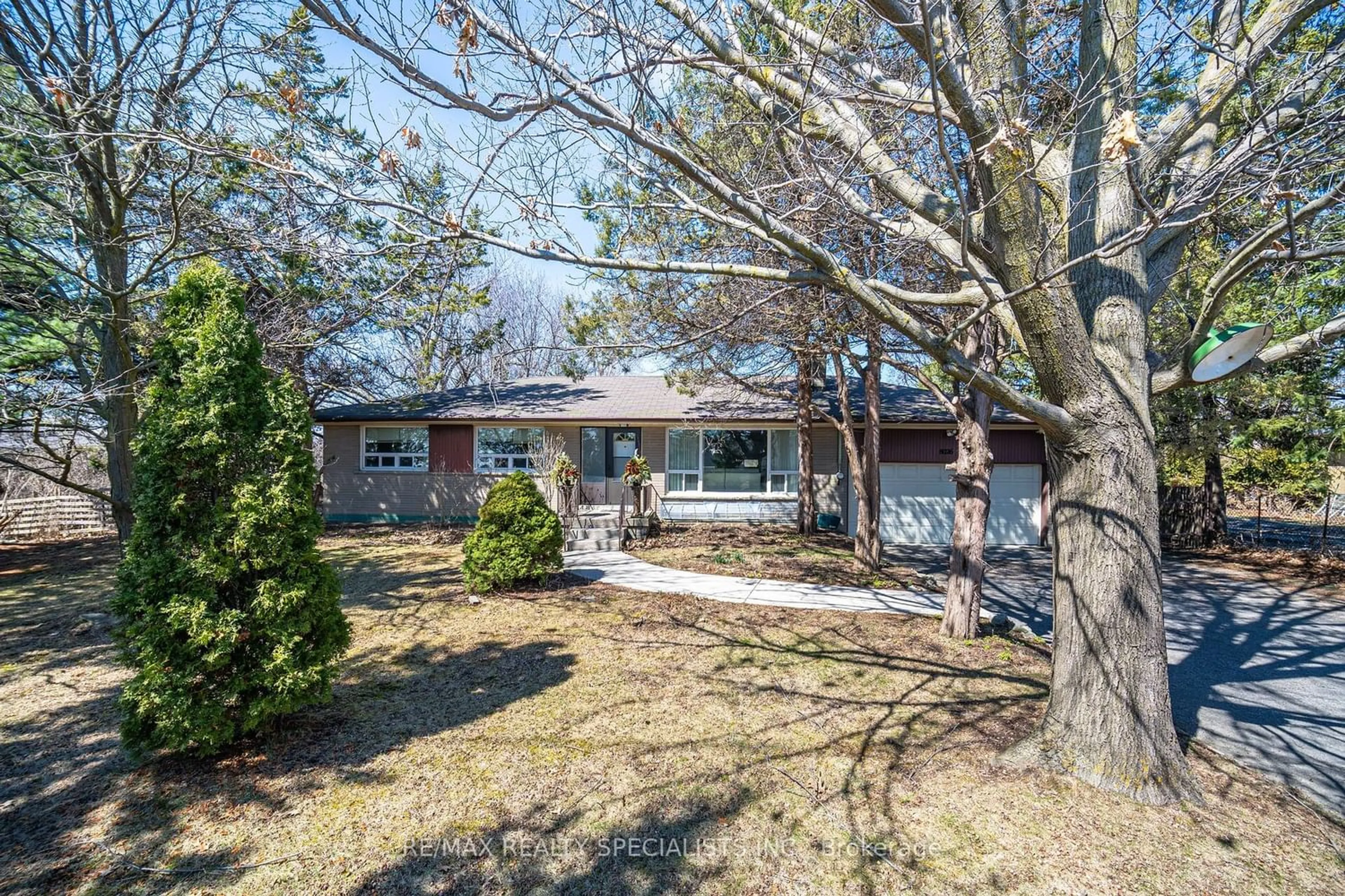 Indoor entryway for 8026 Mayfield Rd, Caledon Ontario L7E 0W2