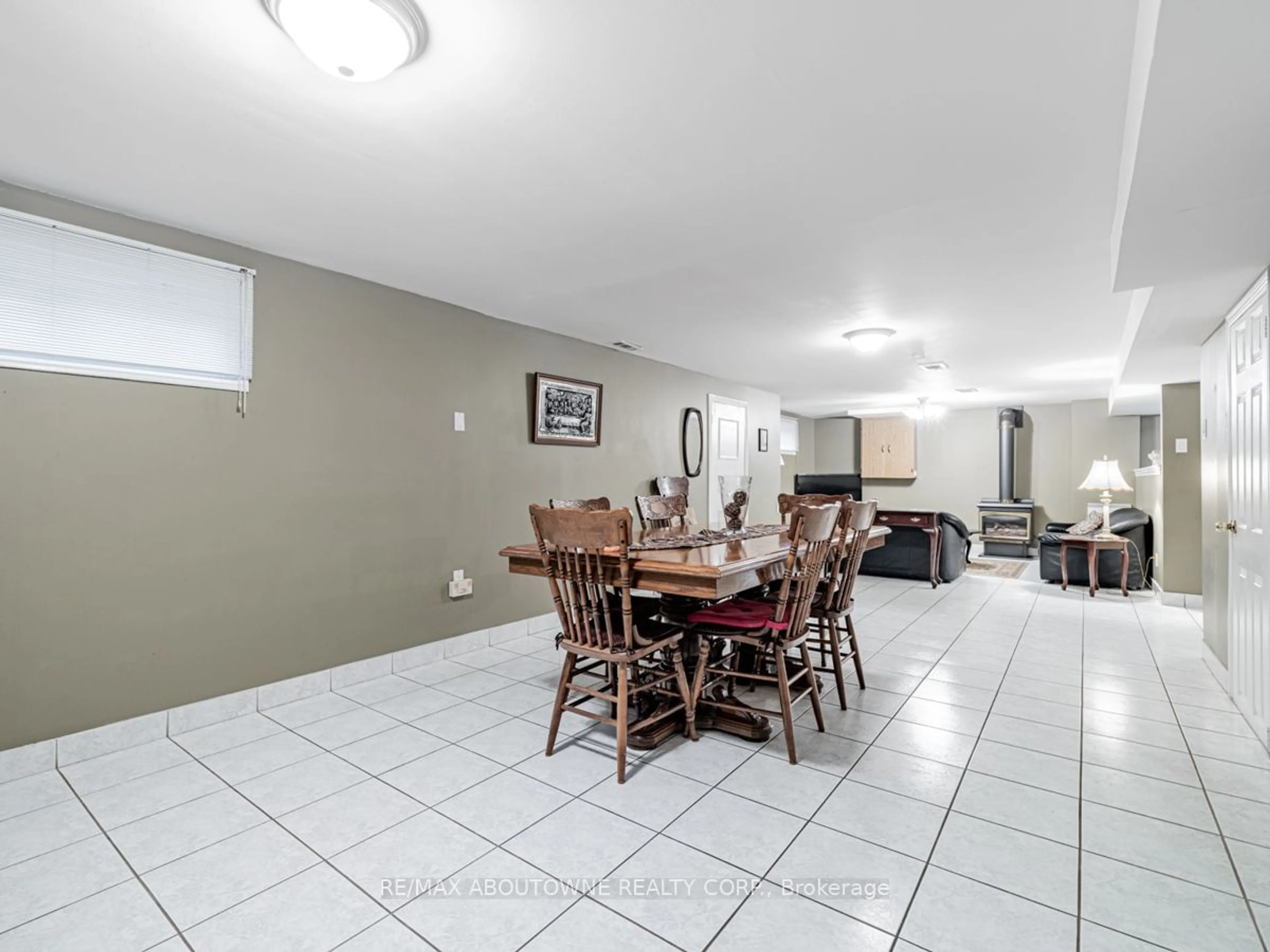 Dining room for 15 Deerhurst Ave, Toronto Ontario M9N 3A4