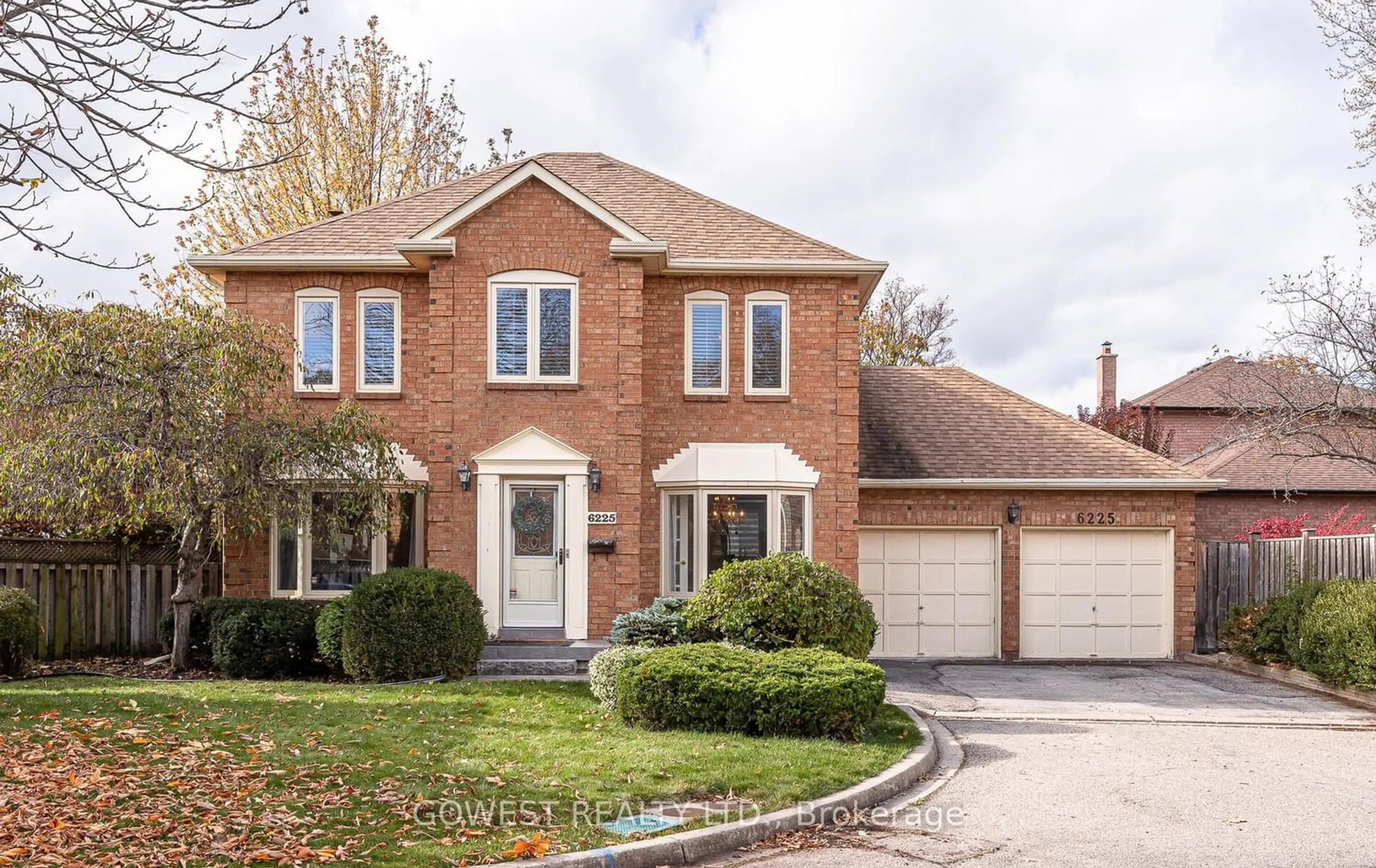 Home with brick exterior material for 6225 Tenth Line, Mississauga Ontario L5N 5T3